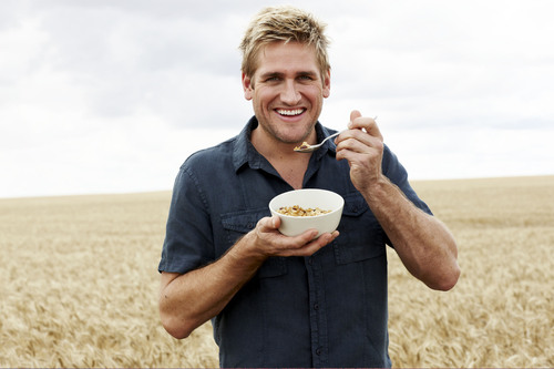 curtis stone wife or girlfriend. Chef Curtis Stone Teams Up