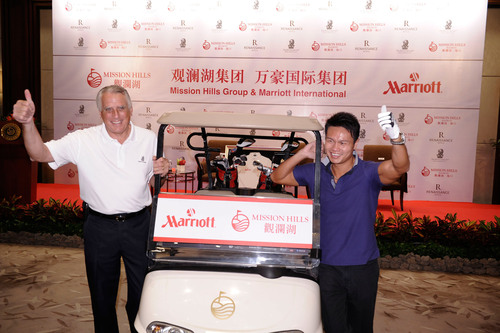 From Left: Simon Cooper, President and Managing Director of Marriott International, Dr. Ken Chu, Chairman and CEO of Mission Hills.  (PRNewsFoto/Mission Hills China)
