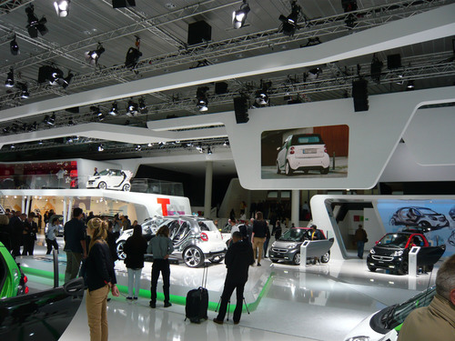 Leyard was the perfect help for the SMART Mercedes-Benz exhibition area at the Frankfurt Auto Show.  (PRNewsFoto/Shenzhen Leyard Opto-Electronic Co., Ltd)
