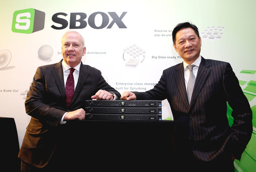 SYSTEX Corporation, today announced it has launched SBOX appliance, the first and the only appliance available today specifically designed and built for Splunk(R) Enterprise platform, delivering faster time to value and plug-and-play deployment. Left: Splunk CEO Godfrey Sullivan; Right: SYSTEX Group President and CEO Frank Lin.  (PRNewsFoto/SYSTEX Corporation)
