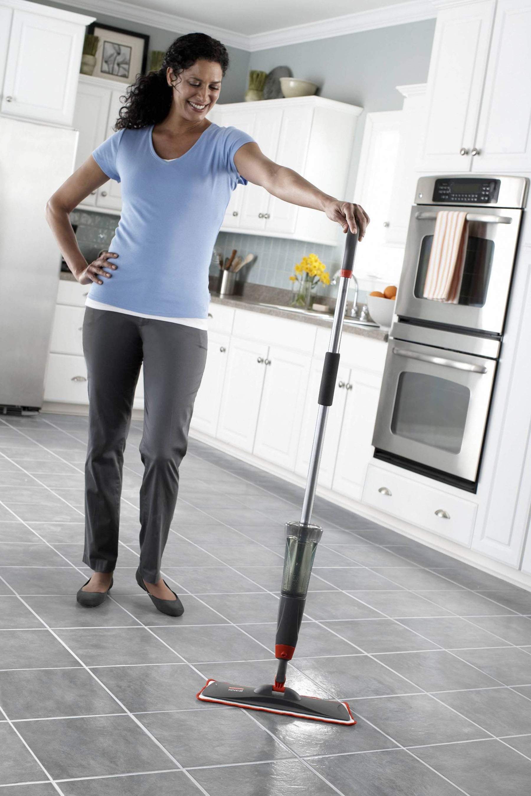 Rubbermaid Reveal Spray Microfiber Floor Mop Cleaning Kit for Laminate  & Hardwo