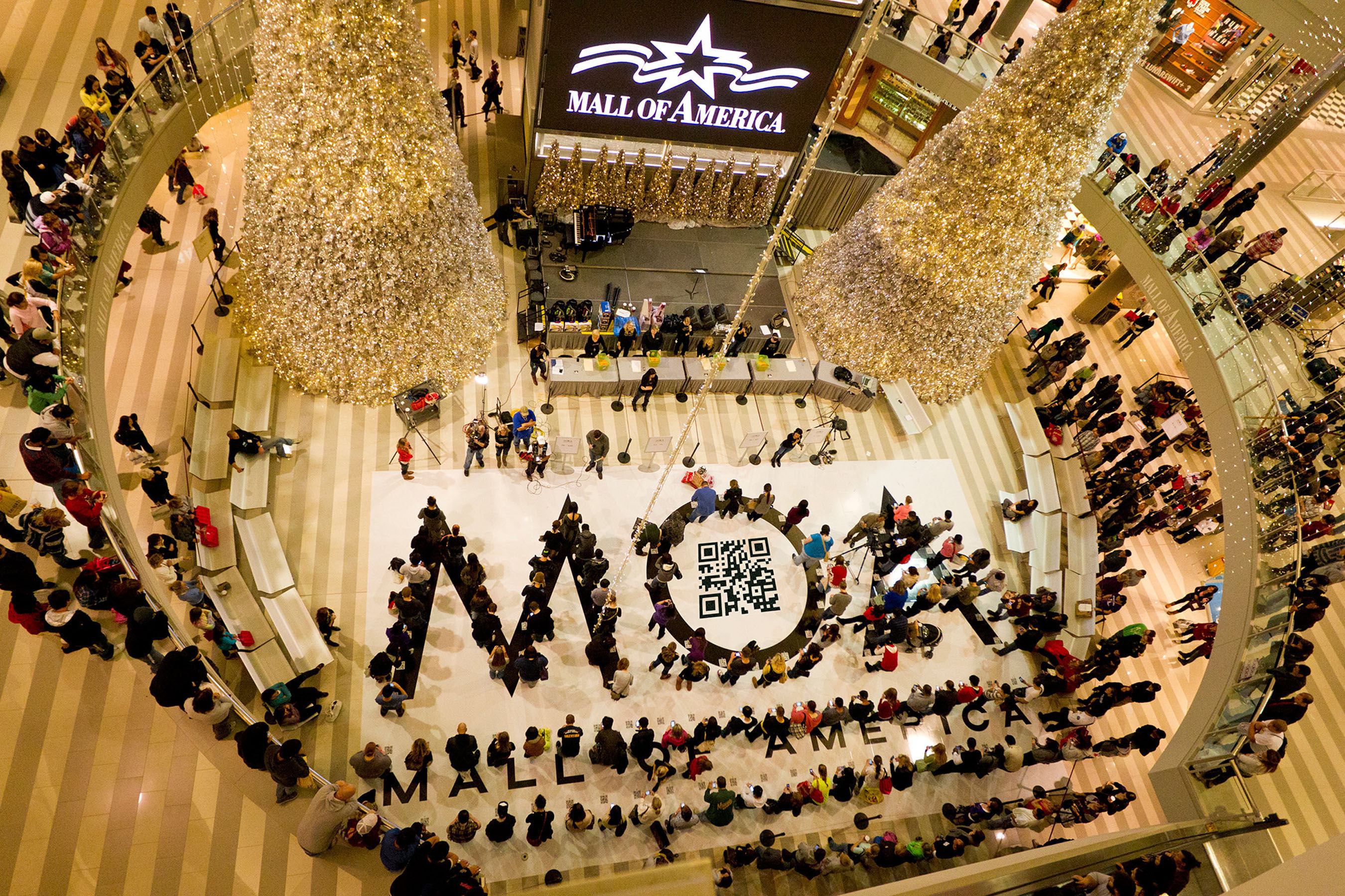 First Time Black Friday Midnight Opening Draws 15,000 Guests to Mall of - What Time Are Places Opening For Black Friday