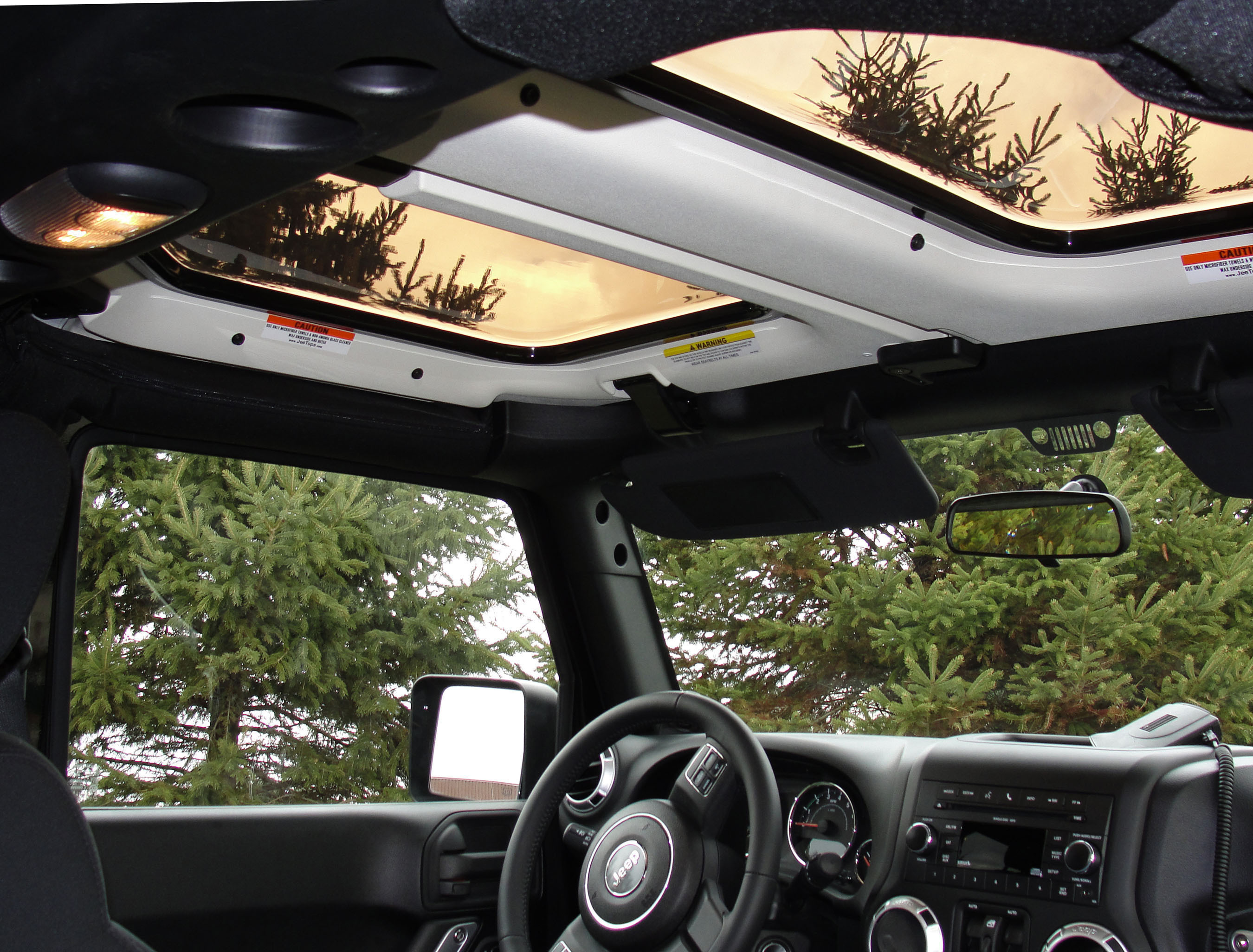 New JeeTops™ Sunroof Receives Strong Reviews