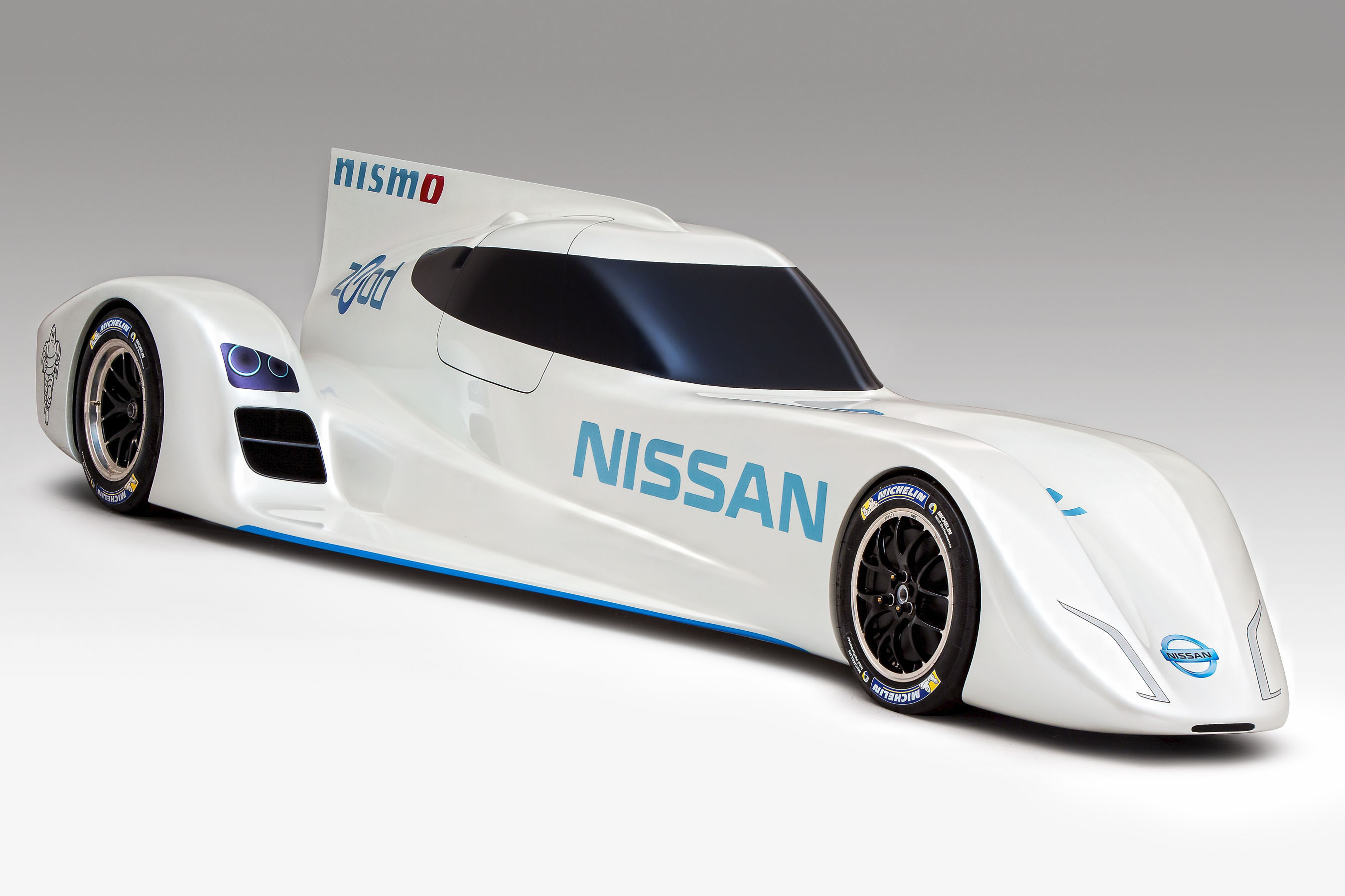 A Nissan Revela os Planos do Protótipo do Carro de Corrida Elétrico Mais  Rápido do Mundo para Le Mans