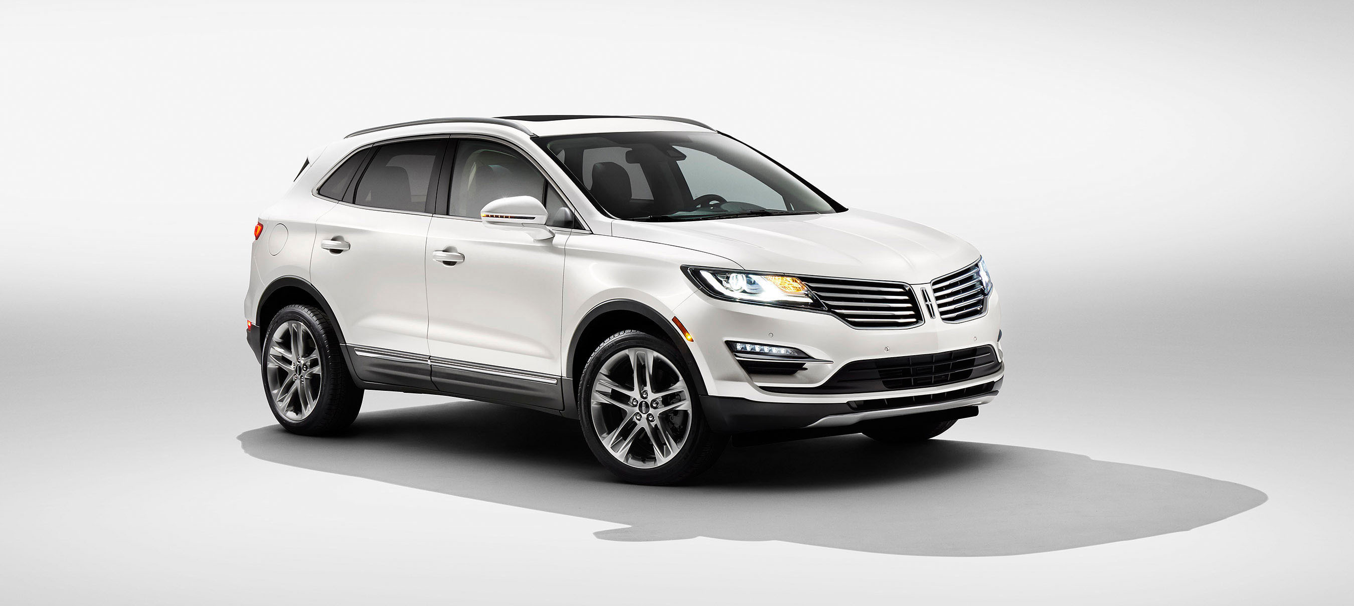 The Lincoln Motor Company introduces the all-new 2015 Lincoln MKC small premium utility vehicle, the second of four all-new Lincoln vehicles to fuel the brand's reinvention. (PRNewsFoto/Lincoln Motor Company) (PRNewsFoto/LINCOLN MOTOR COMPANY)
