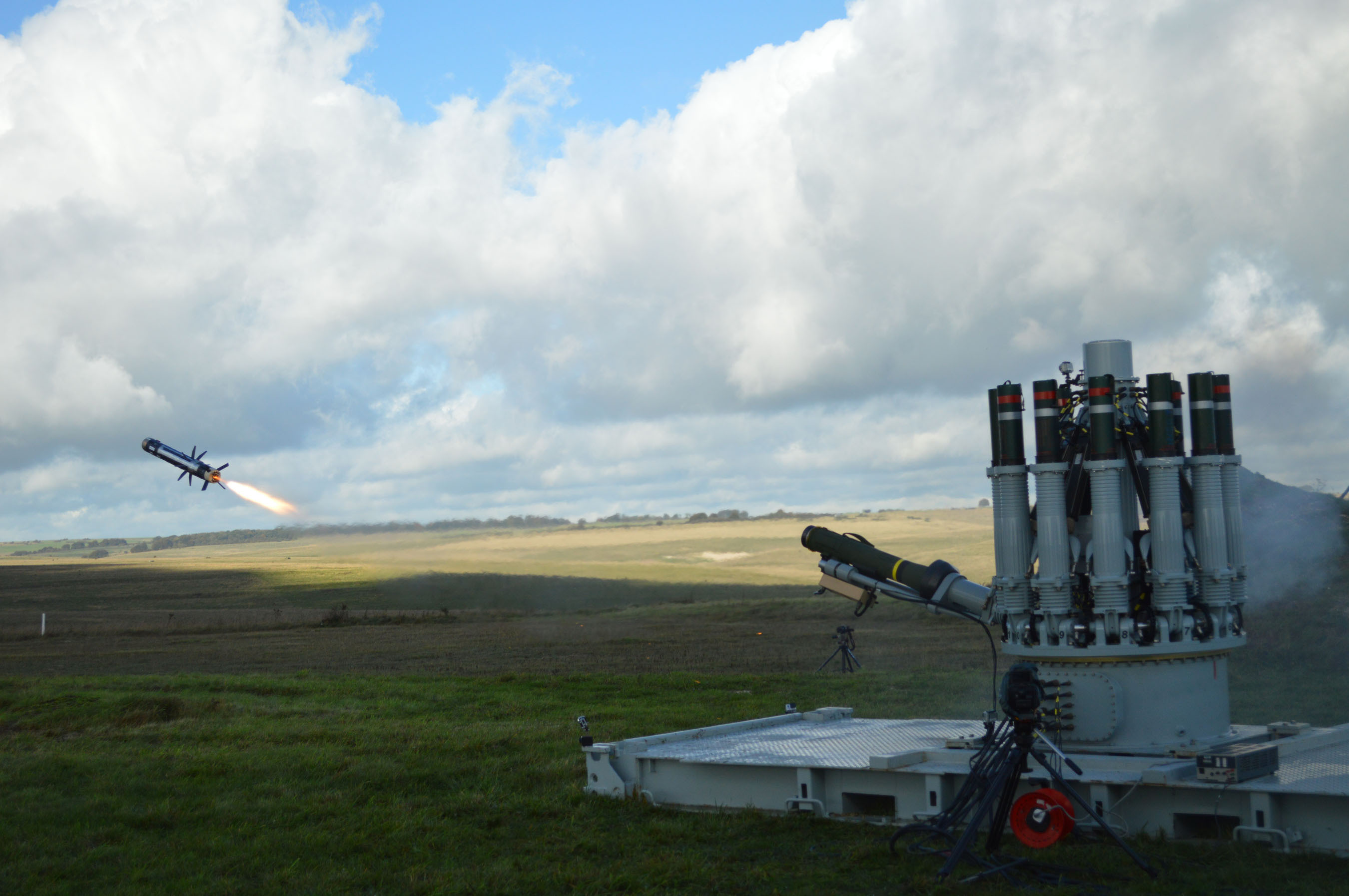 A Javelin missile is fired from Chemring's CENTURION(R) launcher during testing at the Defence Training Estate on Salisbury Plain in England.Raytheon-Chemring Countermeasures Photo. (PRNewsFoto/Raytheon Company) (PRNewsFoto/RAYTHEON COMPANY)