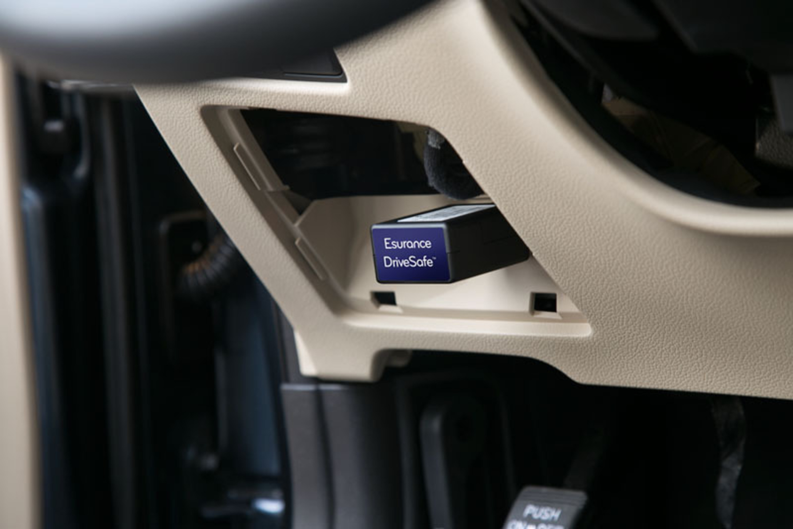 The Esurance DriveSafe device installs into a car's OBD-II port, allowing for fast and easy installation.(PRNewsFoto/Esurance) (PRNewsFoto/ESURANCE)