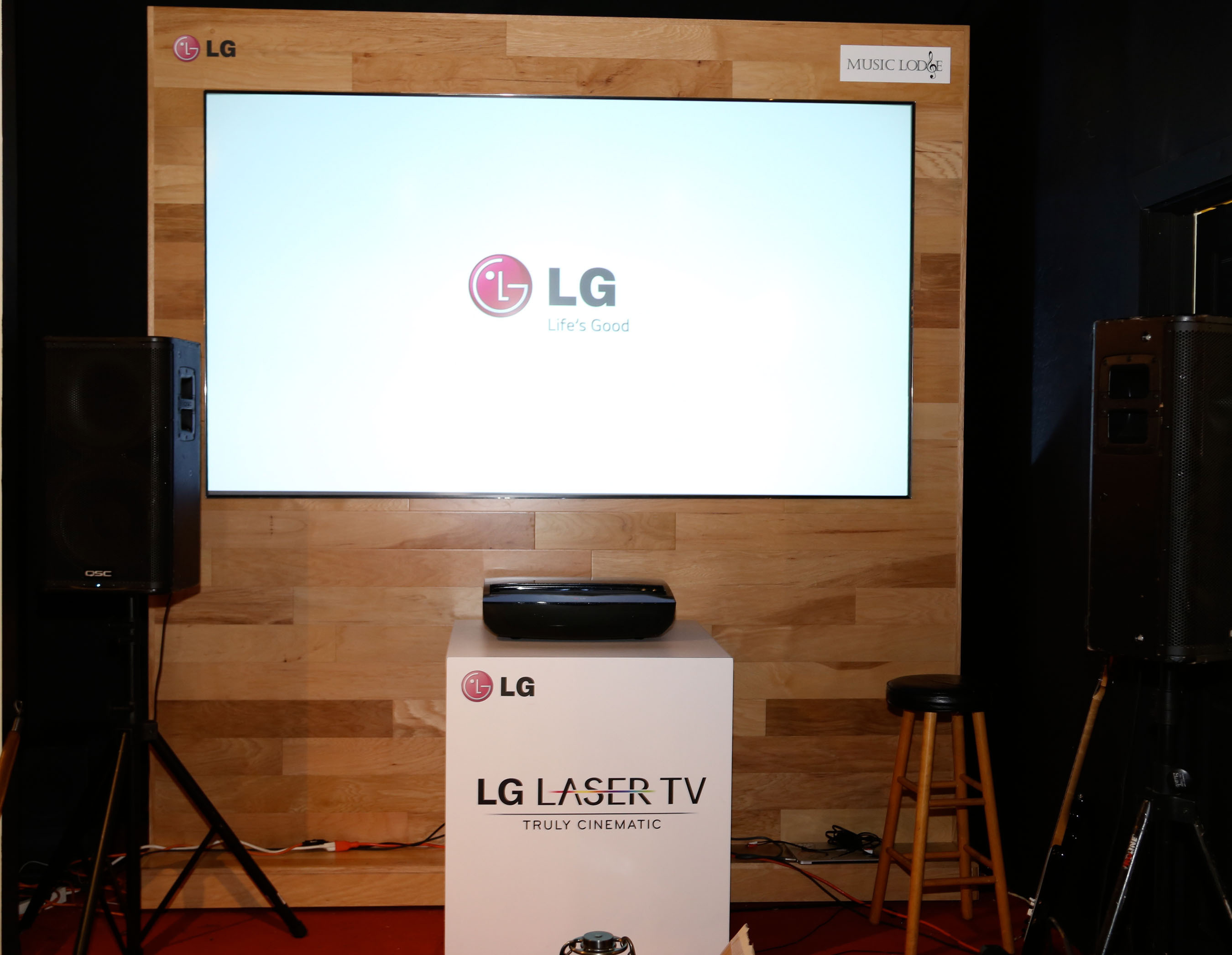 VIP guests will watch football playoff action on LG's 100-inch Laser TV at the LG Music Lodge at the Sundance Film Festival on Sunday, January 19, 2014. (PRNewsFoto/LG Electronics USA, Inc.) (PRNewsFoto/LG ELECTRONICS USA, INC.)