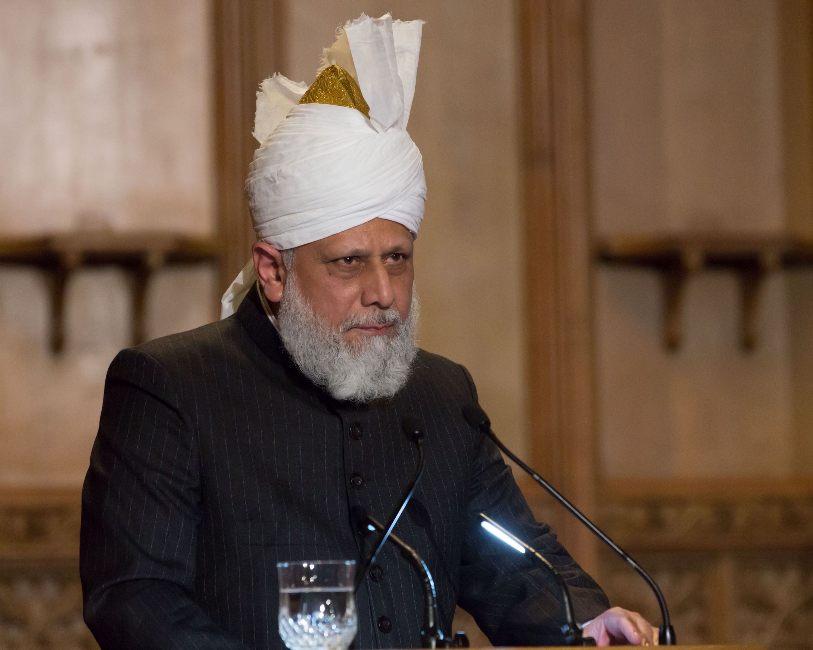 His Holiness Hazrat Mirza Masroor Ahmad (the Khalifa of Islam) (PRNewsFoto/AHMADIYYA MUSLIM ASSOCIATION)