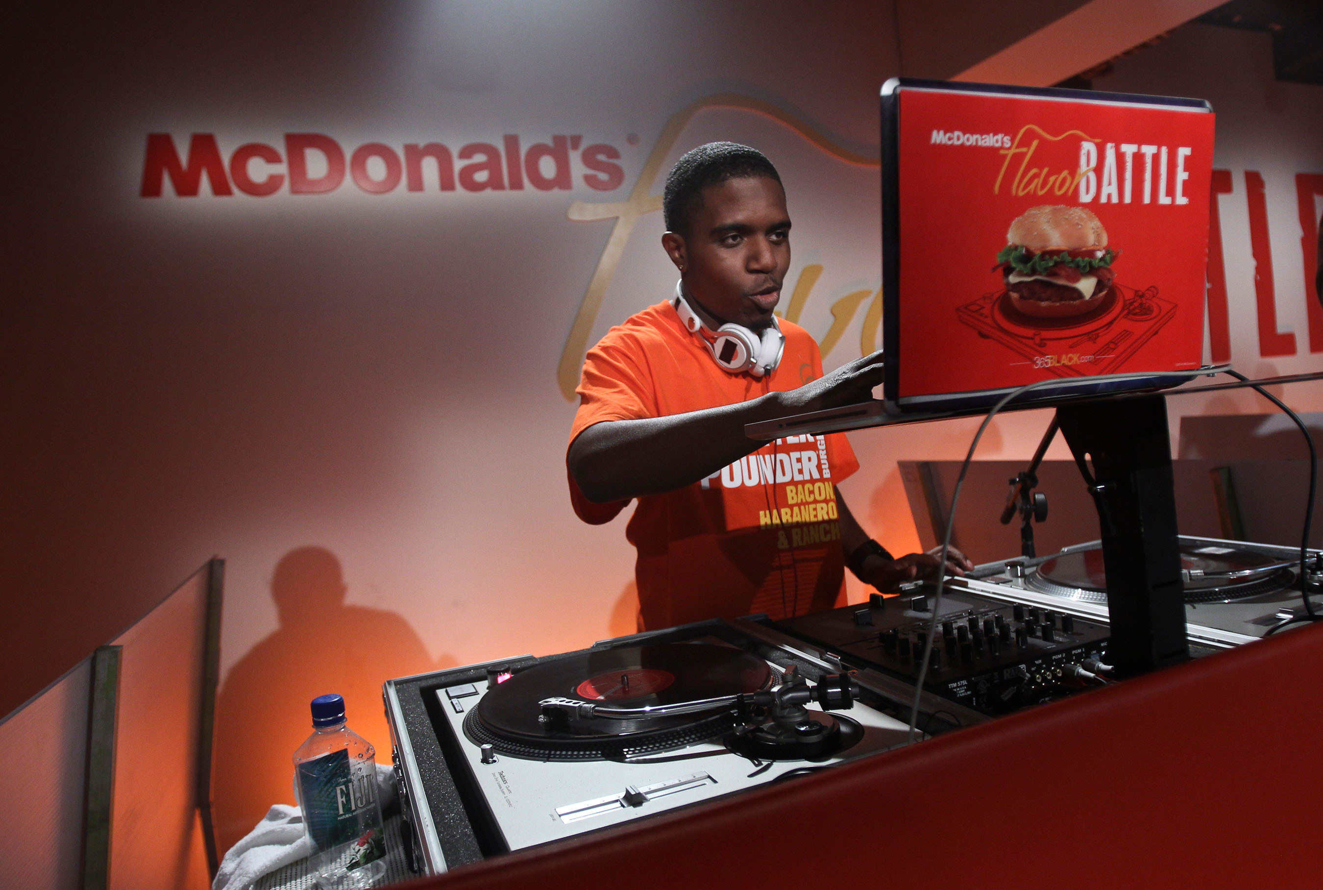Eventual 2014 McDonald's Flavor Battle champion, DJ R-Tistic of Los Angeles, tests his turntables, mixer and computer as he prepares for the competition. The competition began with 12 DJs with DJ R-Tistic edging out DJ Niena Drake of Chicago and DJ Erika B of Newport News, VA, before a panel of celebrity judges and online viewers for the win. Watch the rebroadcast of the finale until March 30 on FlavorBattle.com. Photo credit: Soul Brother. (PRNewsFoto/McDonald's) (PRNewsFoto/MCDONALD'S)