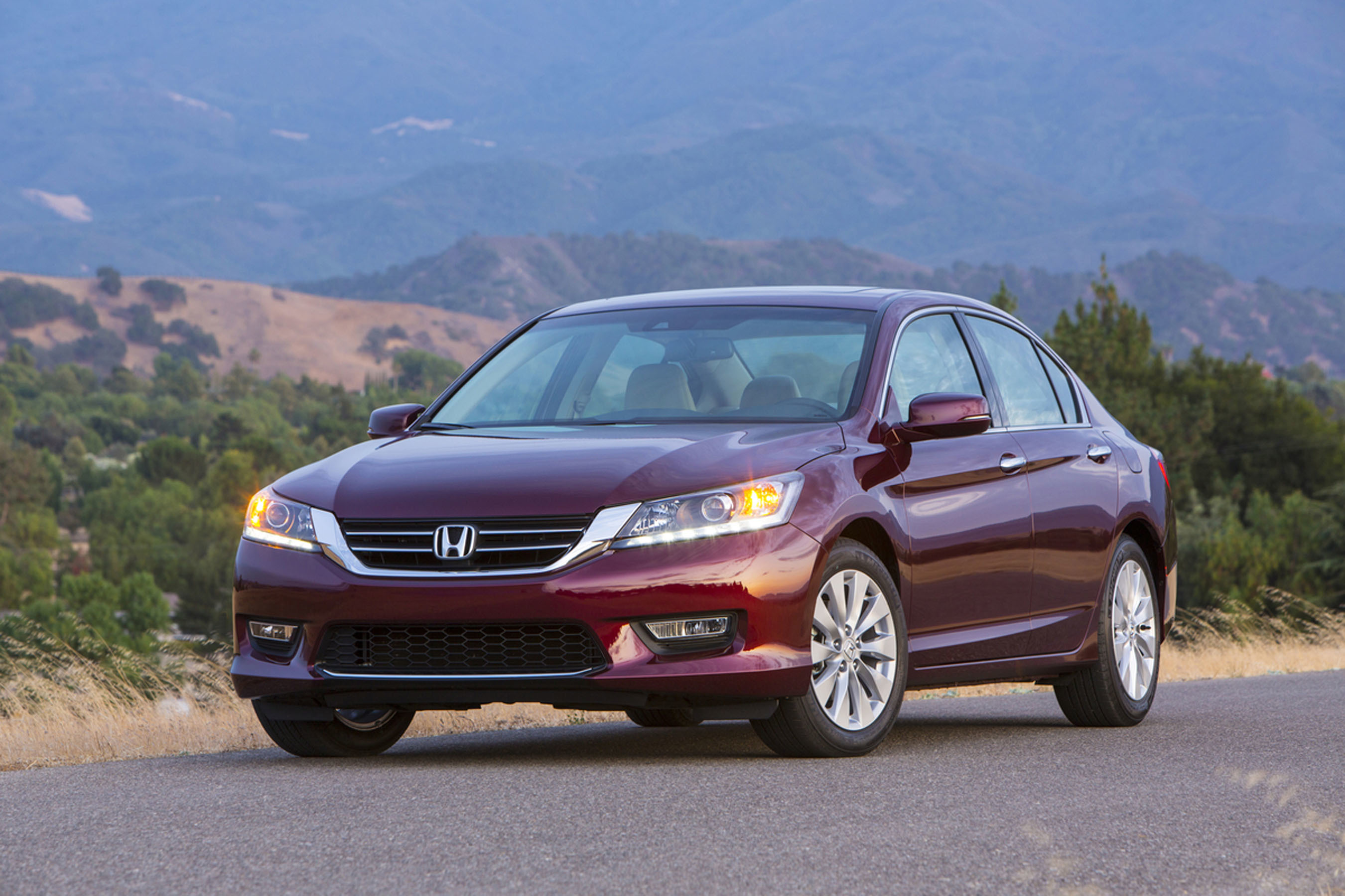 Honda Named Most Trusted Brand and Best Overall Brand by Thousands of New-Car Shoppers in KBB.com’s 2014 Brand Image Awards (PRNewsFoto/American Honda Motor Co., Inc. )