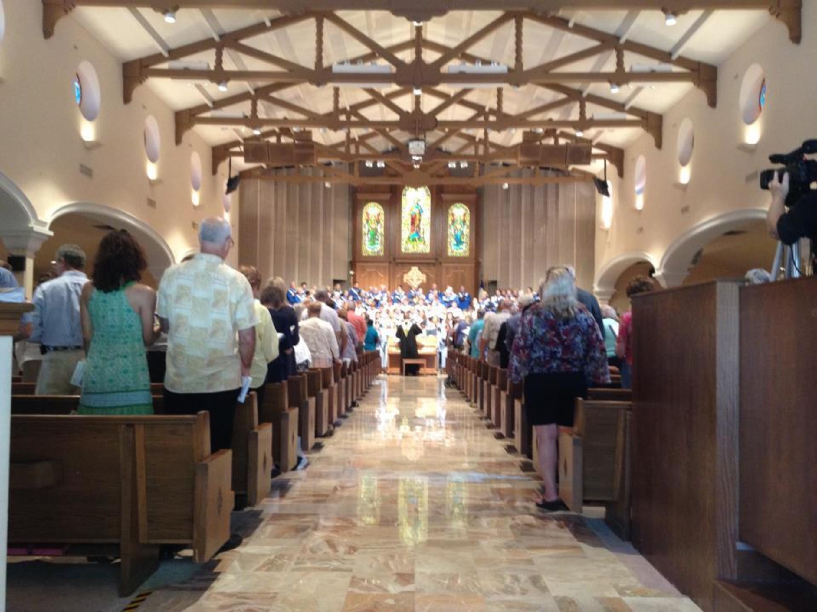 First Presbyterian Church of Fort Lauderdale offers both traditional and contemporary worship services on Sunday mornings. (PRNewsFoto/First Presbyterian Church...)