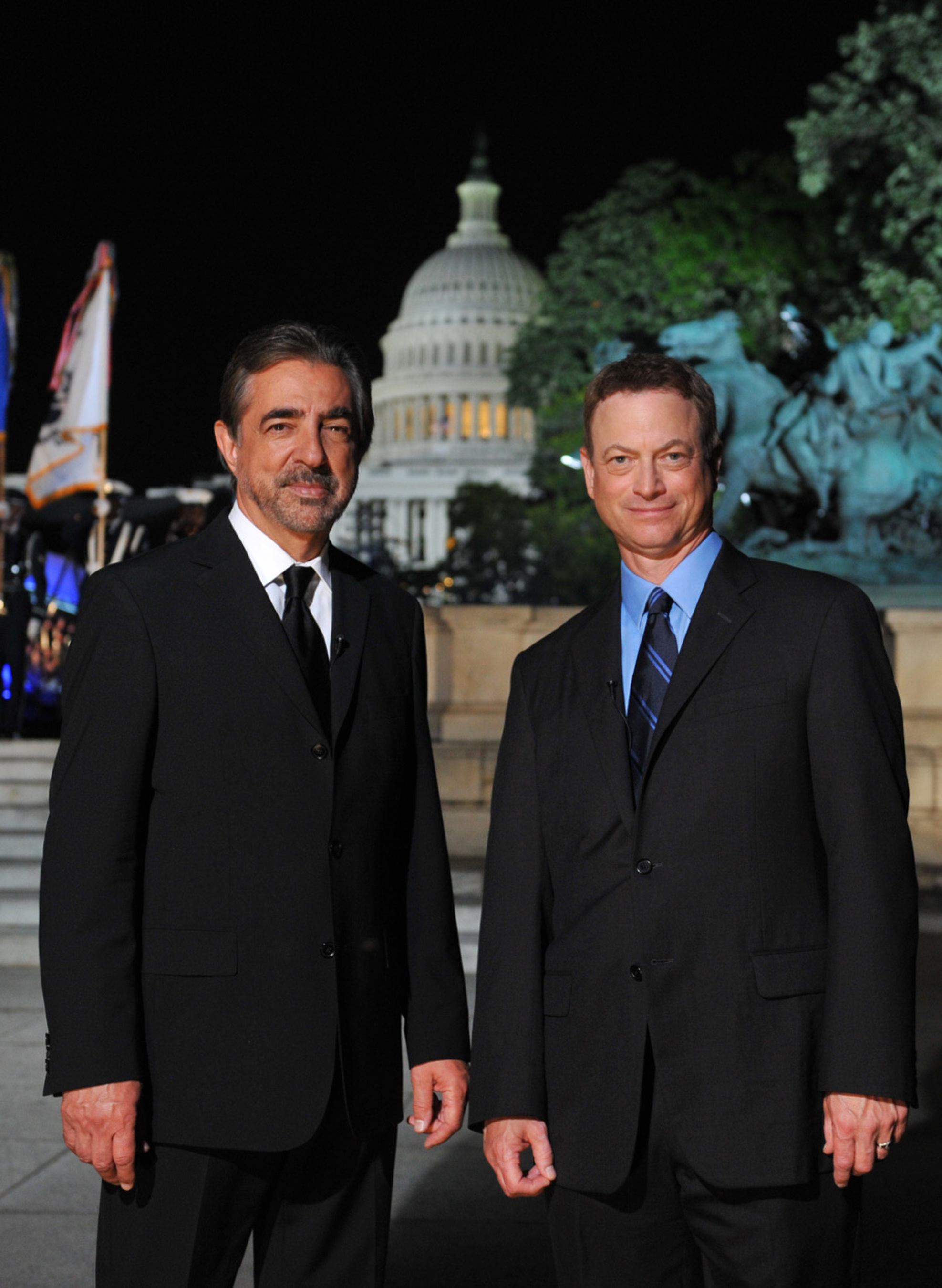 Actors Joe Mantegna and Gary Sinise co-host the 2014 NATIONAL MEMORIAL DAY CONCERT, the 25th anniversary of the live broadcast from the West Lawn of the U.S. Capitol.  The program airs on Sunday, May 25, 2014, from 8:00 to 9:30 p.m. (PRNewsFoto/Capital Concerts)
