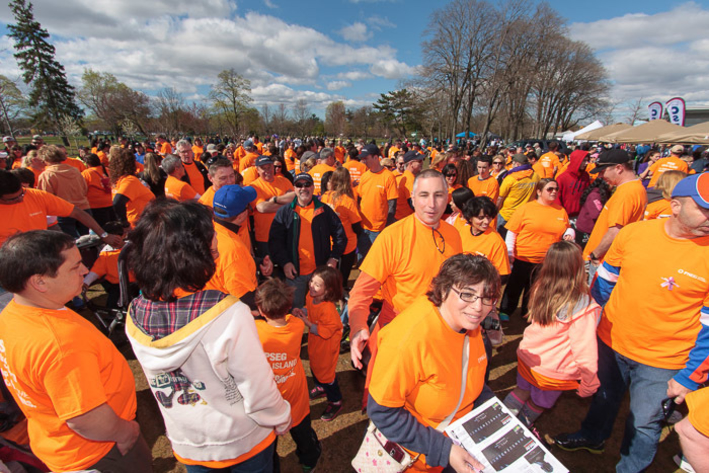 STEPPING OUT—PSEG Long Island employees come out in force to walk together with March of Dimes for stronger, healthier babies at Eisenhower Park, East Meadow. (PRNewsFoto/PSEG Long Island)