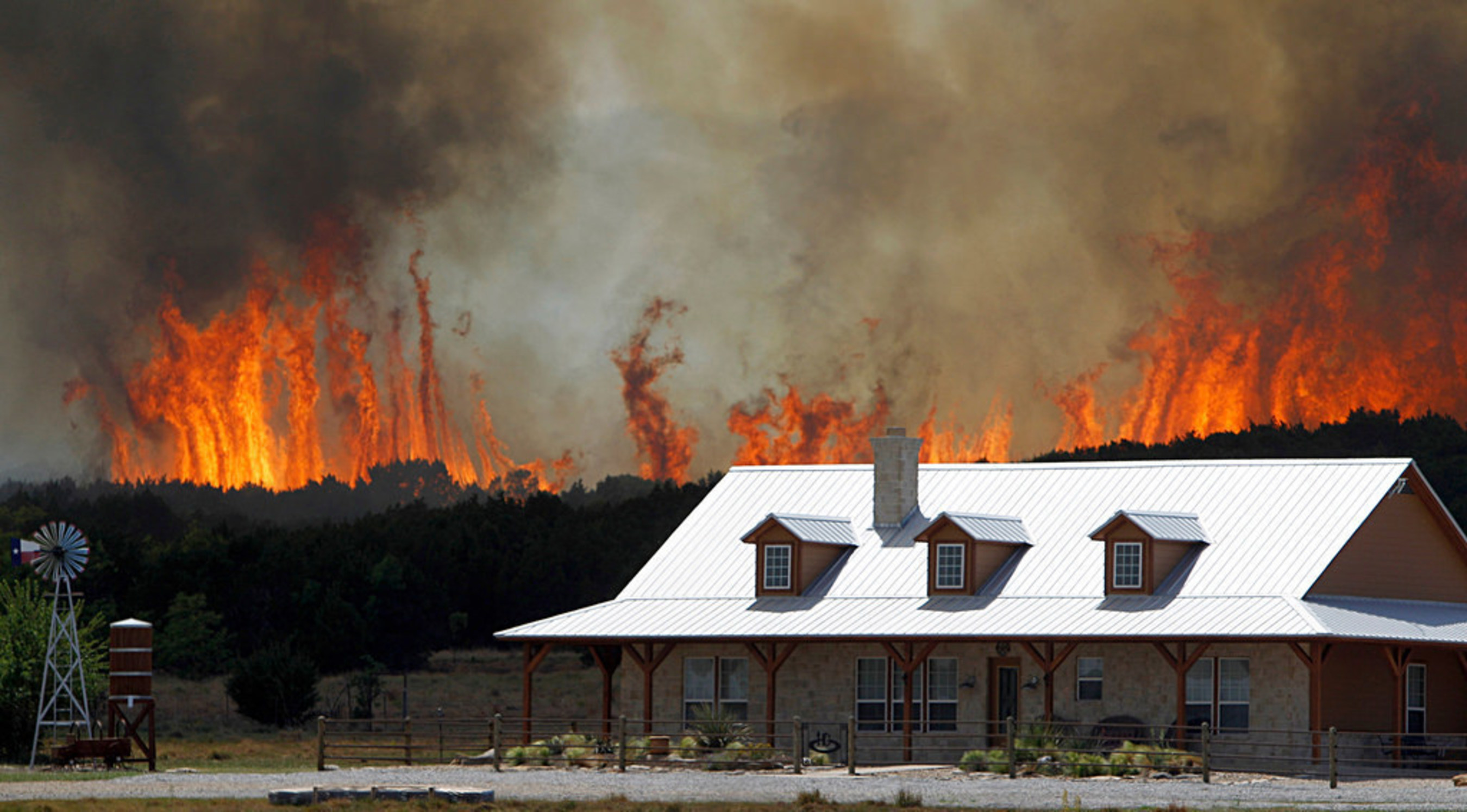 State Farm and NFPA remind communities to be prepared for wildfires. (PRNewsFoto/State Farm)