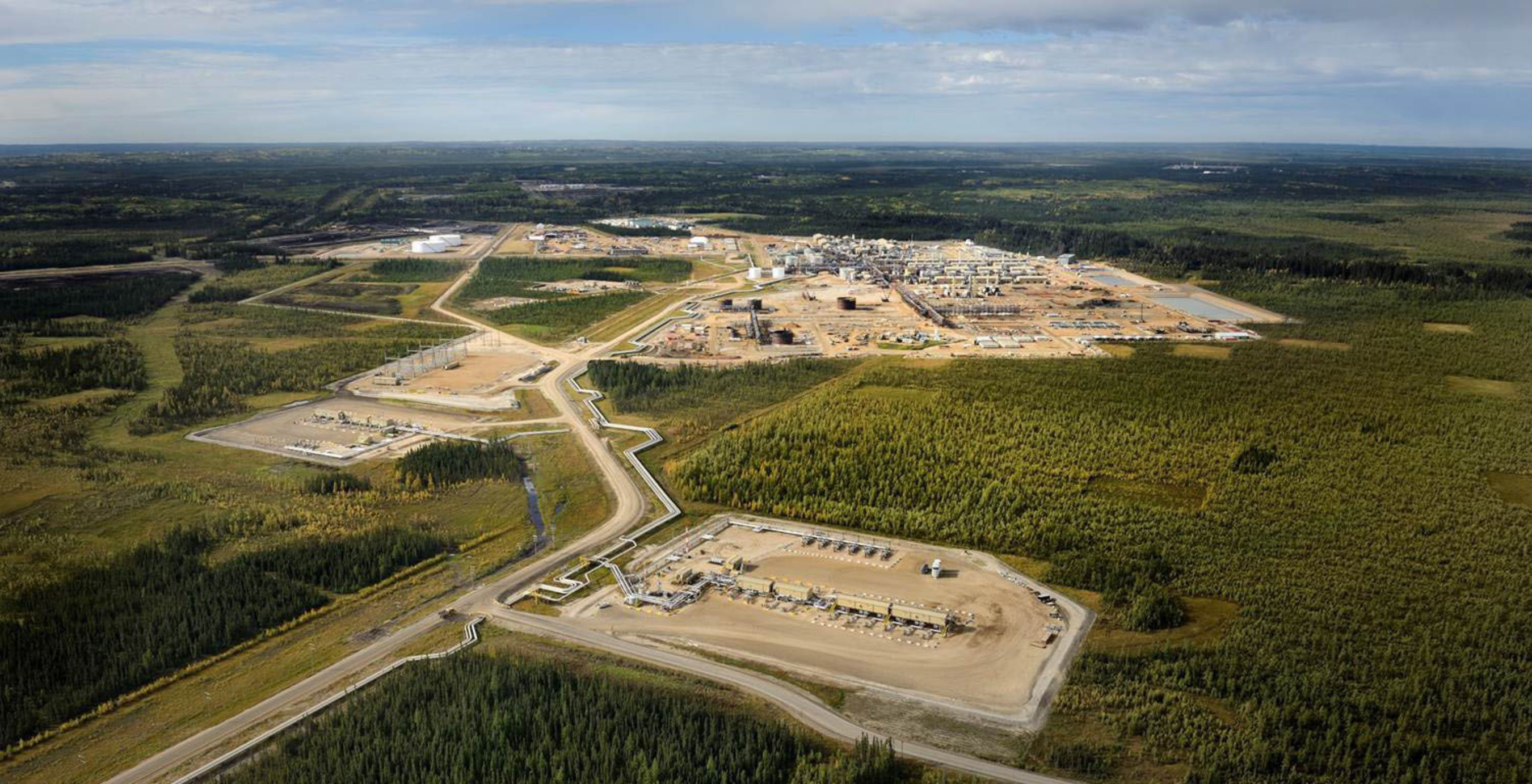 Cenovus's Christina Lake operation in northern Alberta uses specialized methods to drill and pump the oil to the surface (CNW Group/Cenovus Energy Inc.) (PRNewsFoto/Cenovus Energy Inc.)