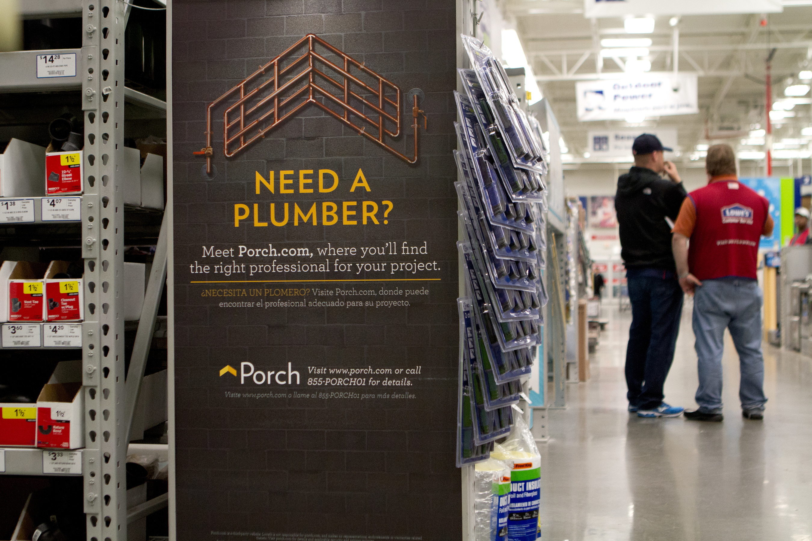 The partnership with Porch is the latest in a series of technology initiatives Lowe's has introduced to enhance the in-store support employees can offer customers. (PRNewsFoto/Lowe's Companies, Inc.)