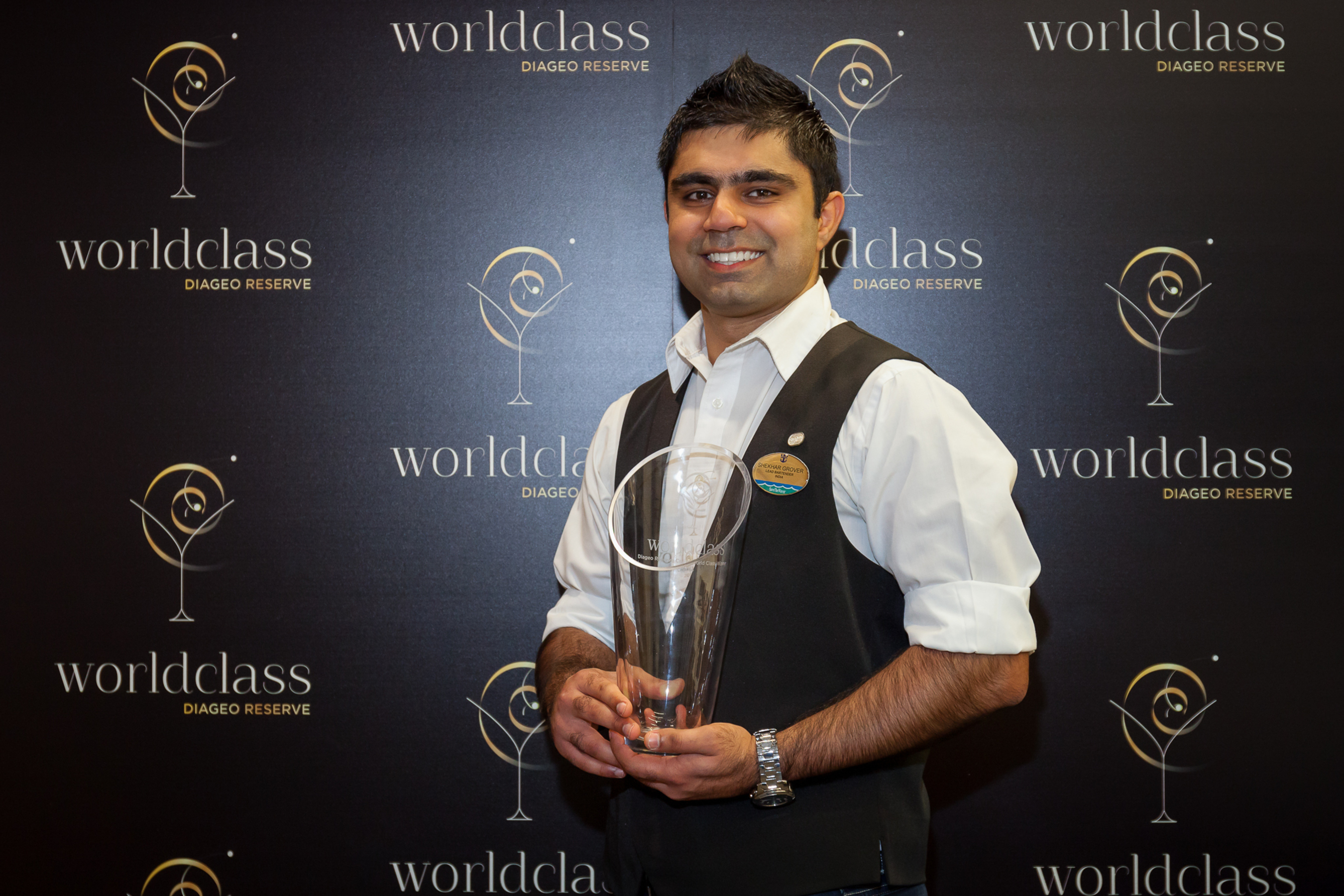 Shekhar Grover of Royal Caribbean International has been crowned Diageo Global Travel best cruise line bartender at a glamorous DIAGEO RESERVE WORLD CLASS final (PRNewsFoto/Diageo Global Travel)