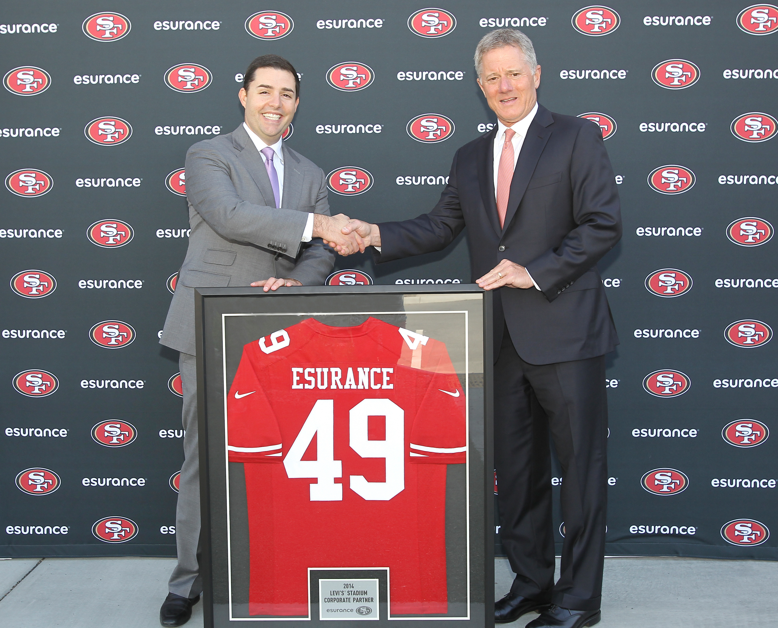 49ers CEO Jed York (left) with Esurance President and CEO Gary C. Tolman (right) (PRNewsFoto/Esurance)