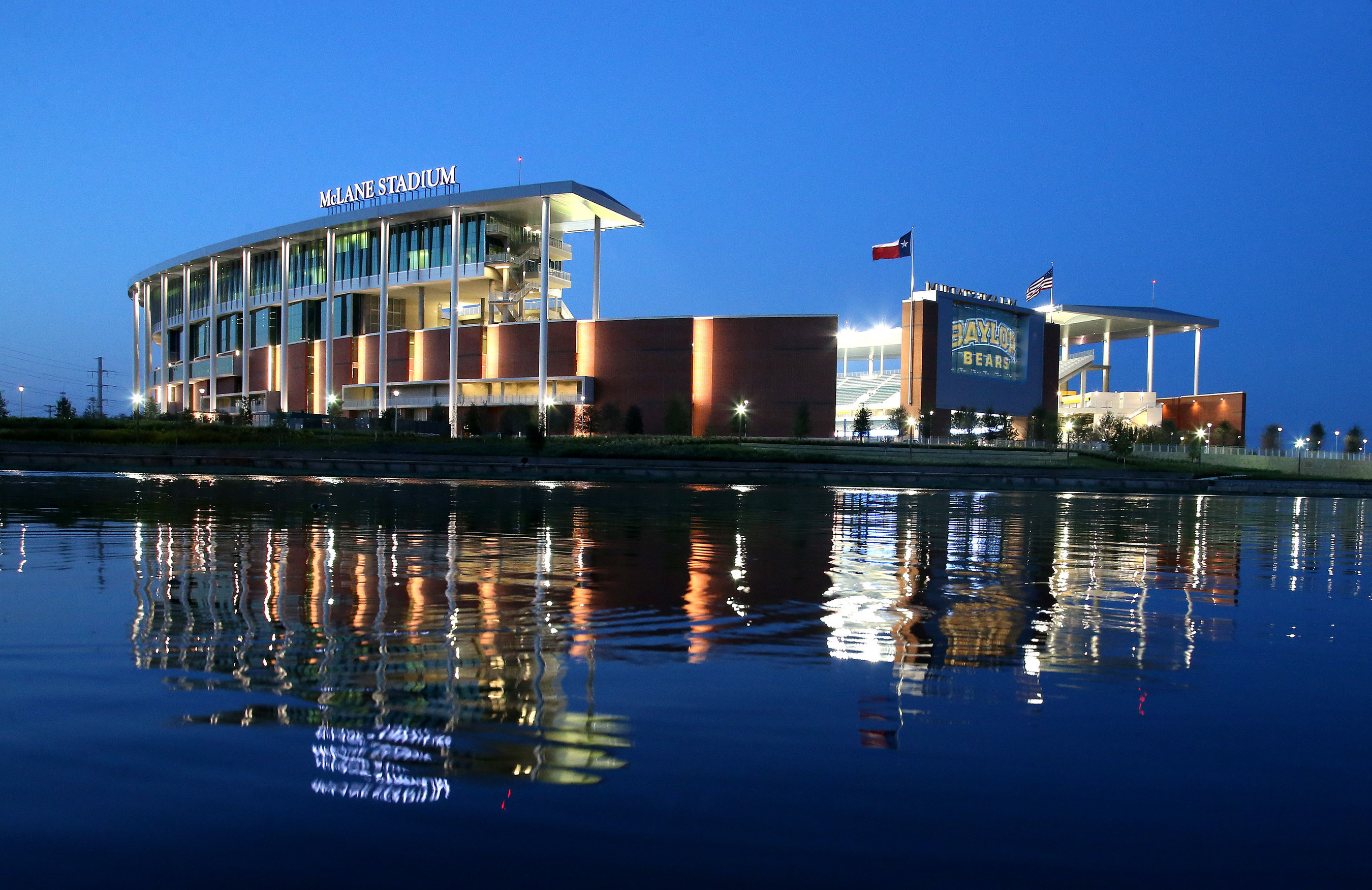 McLane Stadium in Waco, Texas. Courtesy of Matthew Minard, Baylor University Marketing & Communications. (PRNewsFoto/Extreme Networks, Inc.)