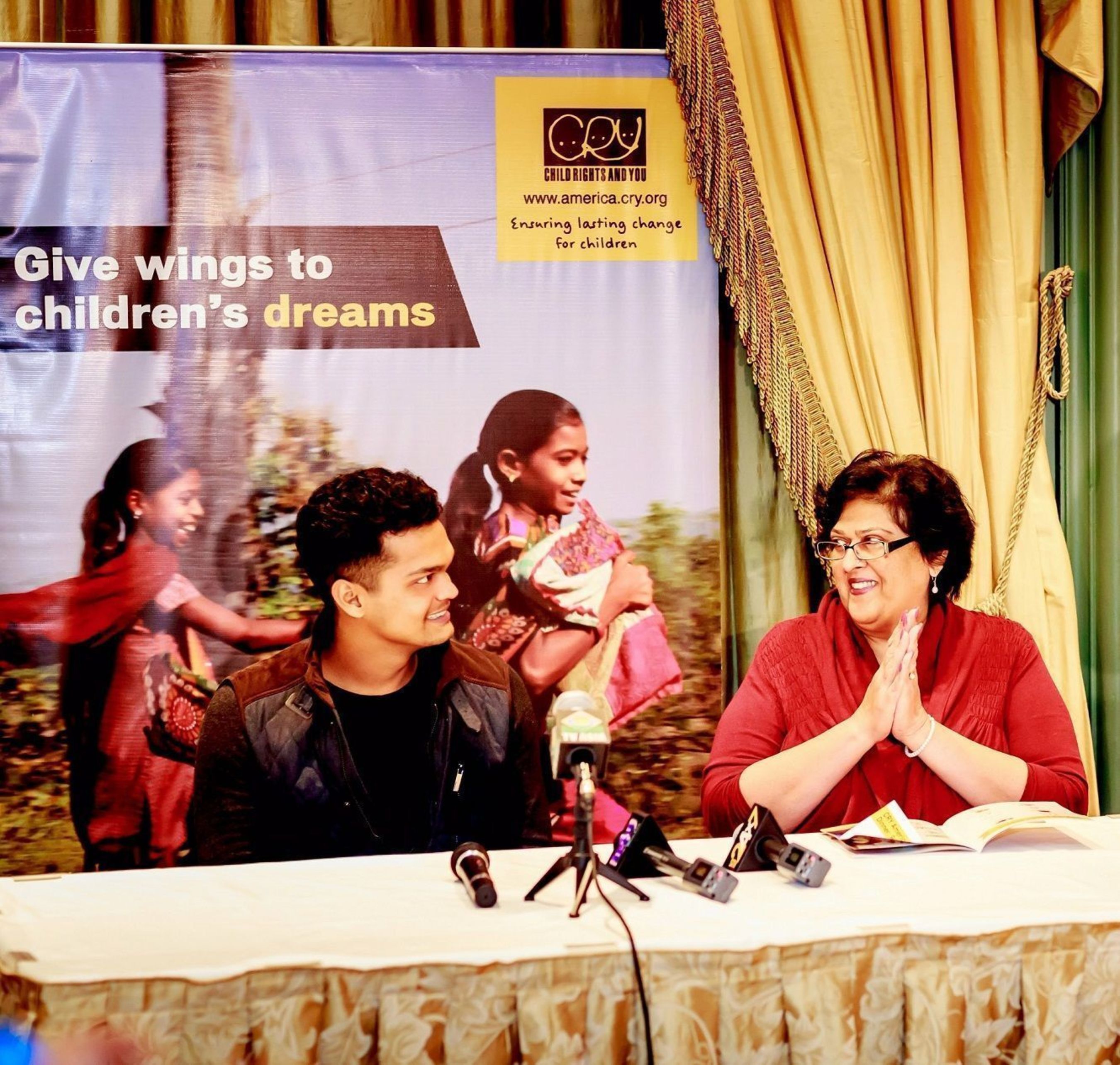 PR NEWSWIRE INDIA - (L) Slumdog Millionaire star Madhur Mittal and (R) Shefali Sunderlal, President CRY America, at the CRY America Gala Dinner (PRNewsFoto/Cry America)