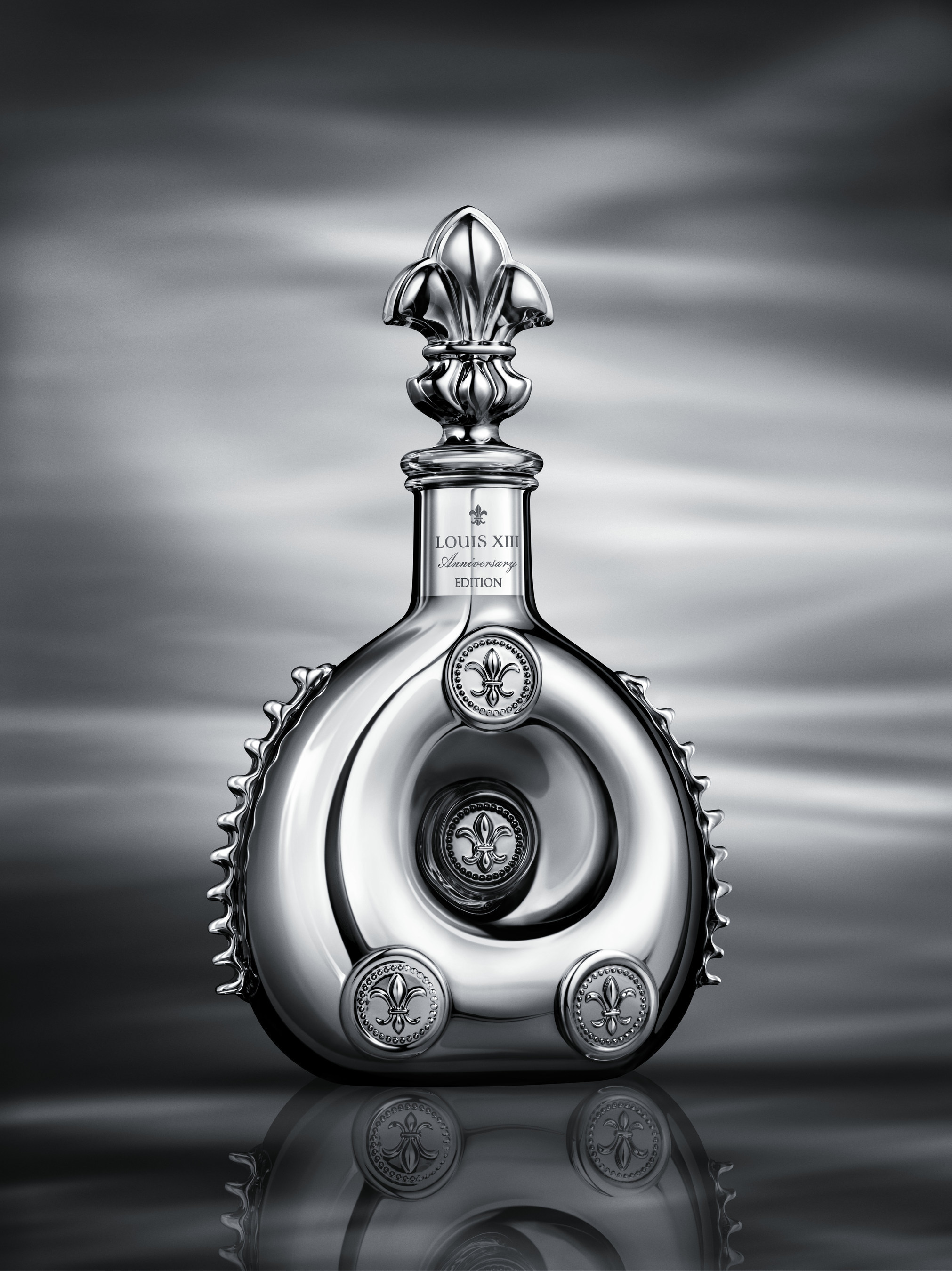 Louis XIII Introduces a Limited Series Black Pearl Anniversary Edition