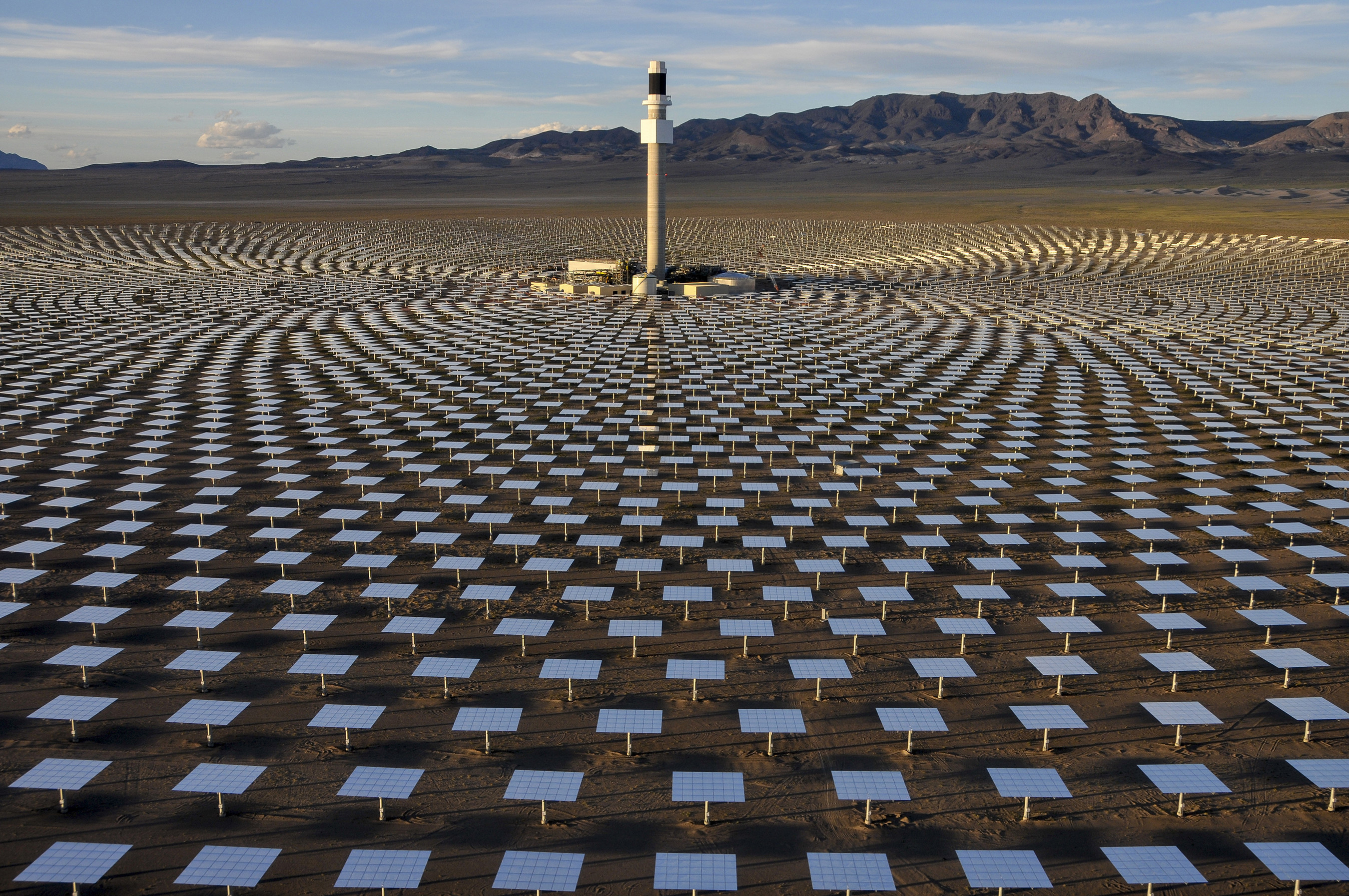 Crescent Dunes Solar Power Plant: World's Leading Solar Thermal Energy Storage Technology