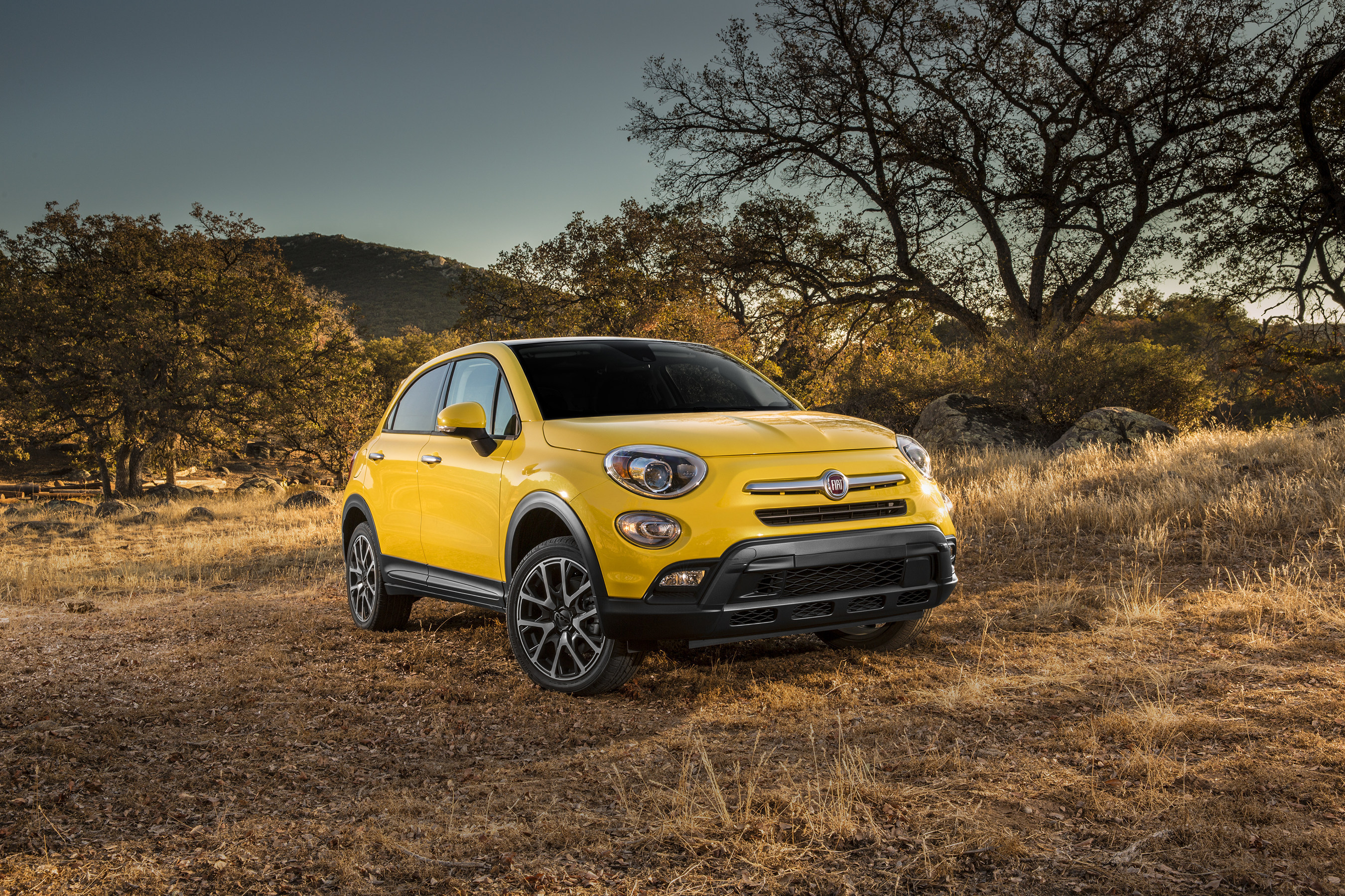 All-new 2016 Fiat 500X Trekking Plus combines iconic Italian style with functionality, performance and a more rugged look.