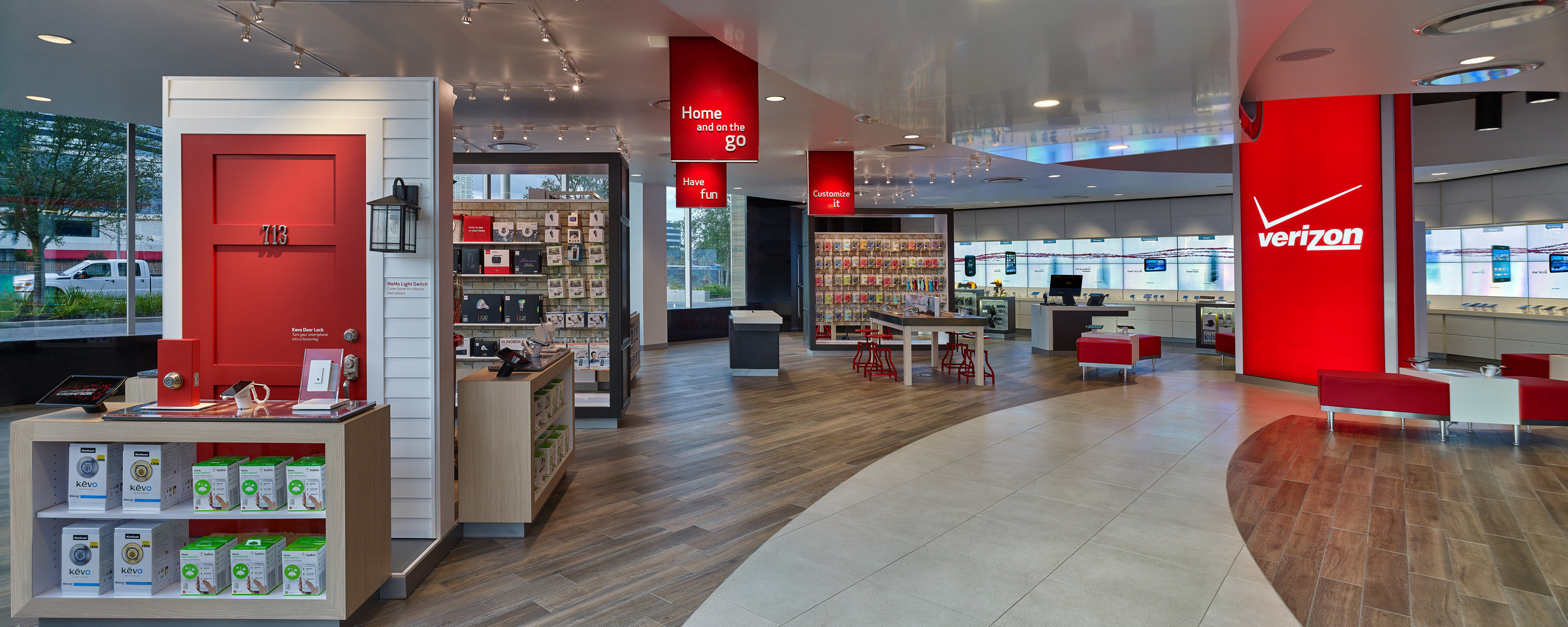 The Verizon Destination Store opened in Houston, Texas today at BLVD Place shopping center. Verizon is taking the retail experience to the next level with a new retail approach focusing on enhancing customers' mobile lifestyles. - (C) John W. Davis, ASMP, AIAP - DVDesign Group, Inc.