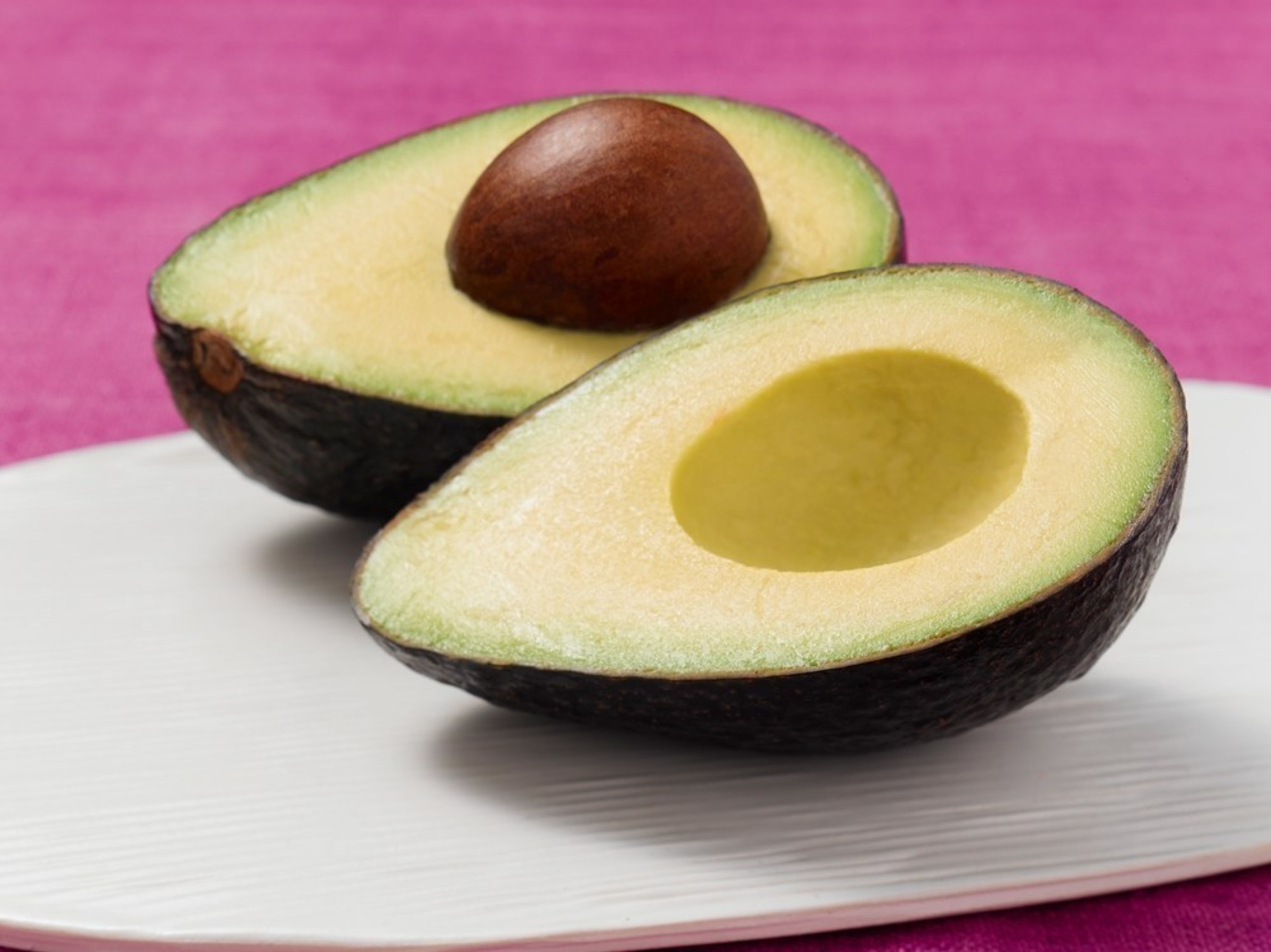 New Research Explores Effects of Moderate Fat Diets That Include Avocados