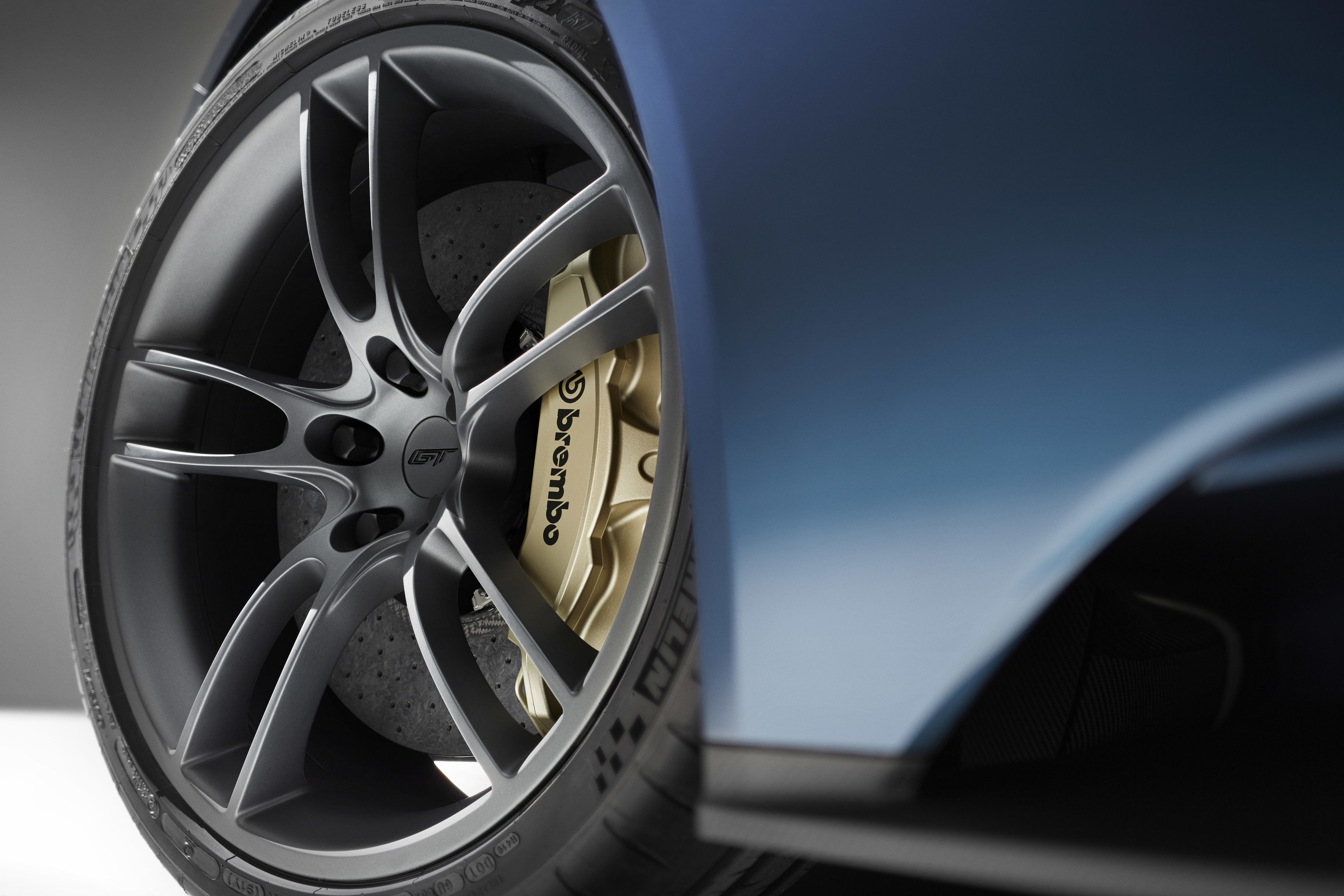 The all-new Ford GT supercar comes with Michelin Pilot Super Sport Cup 2 tires
