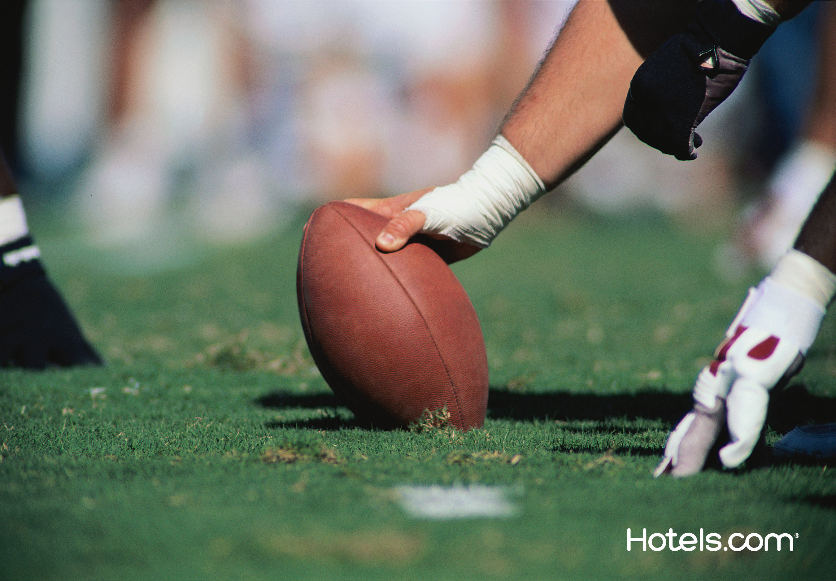As the Phoenix-area prepares to host the biggest football game of the year, the travel experts at Hotels.com have compiled last-minute booking tips for fans who haven't yet reserved their hotel rooms