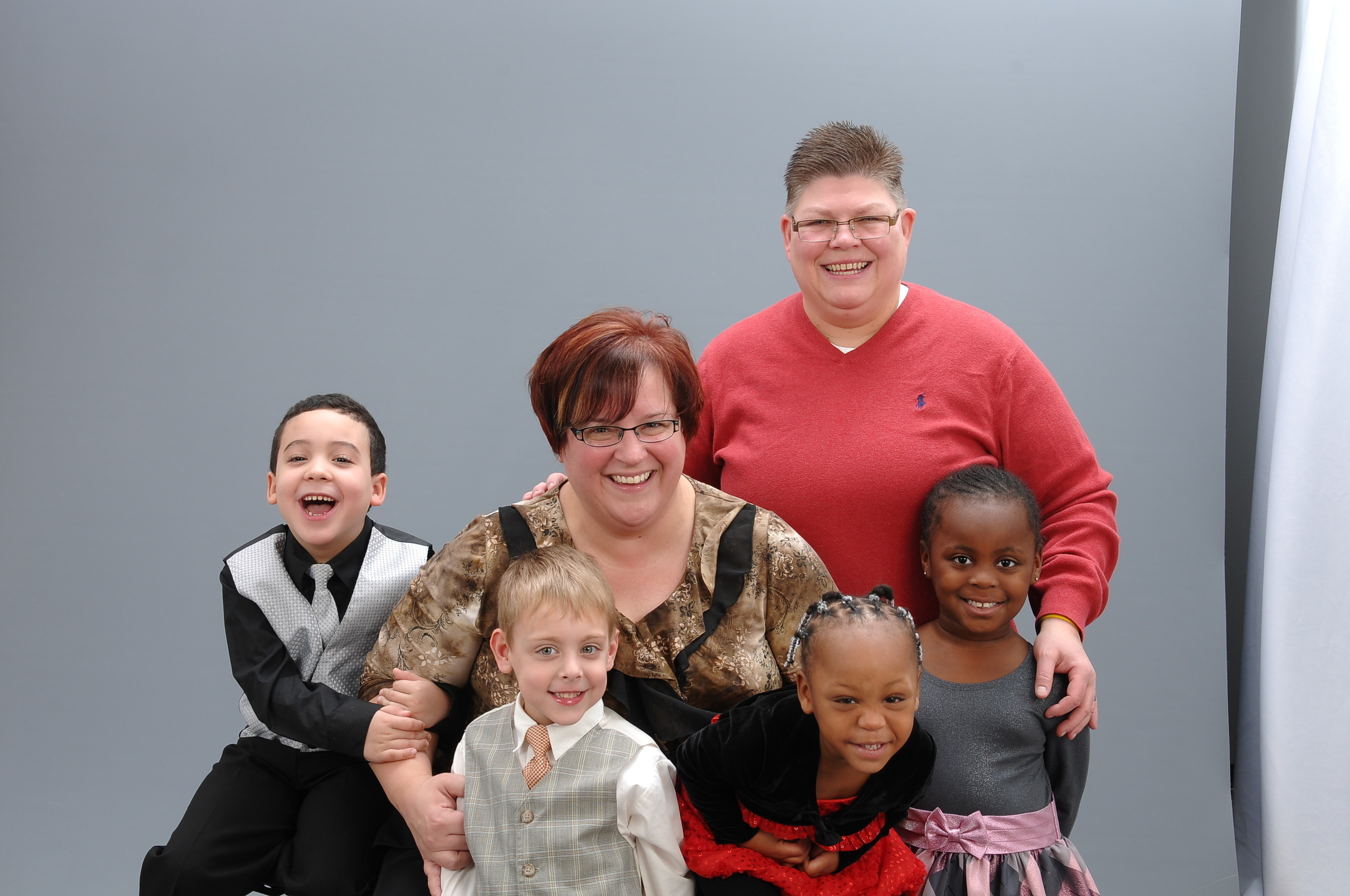 A recent family photo of April DeBoer and Jayne Rowse with their children (L-R) Nolan, Jacob, Rylee, and Ryanne.