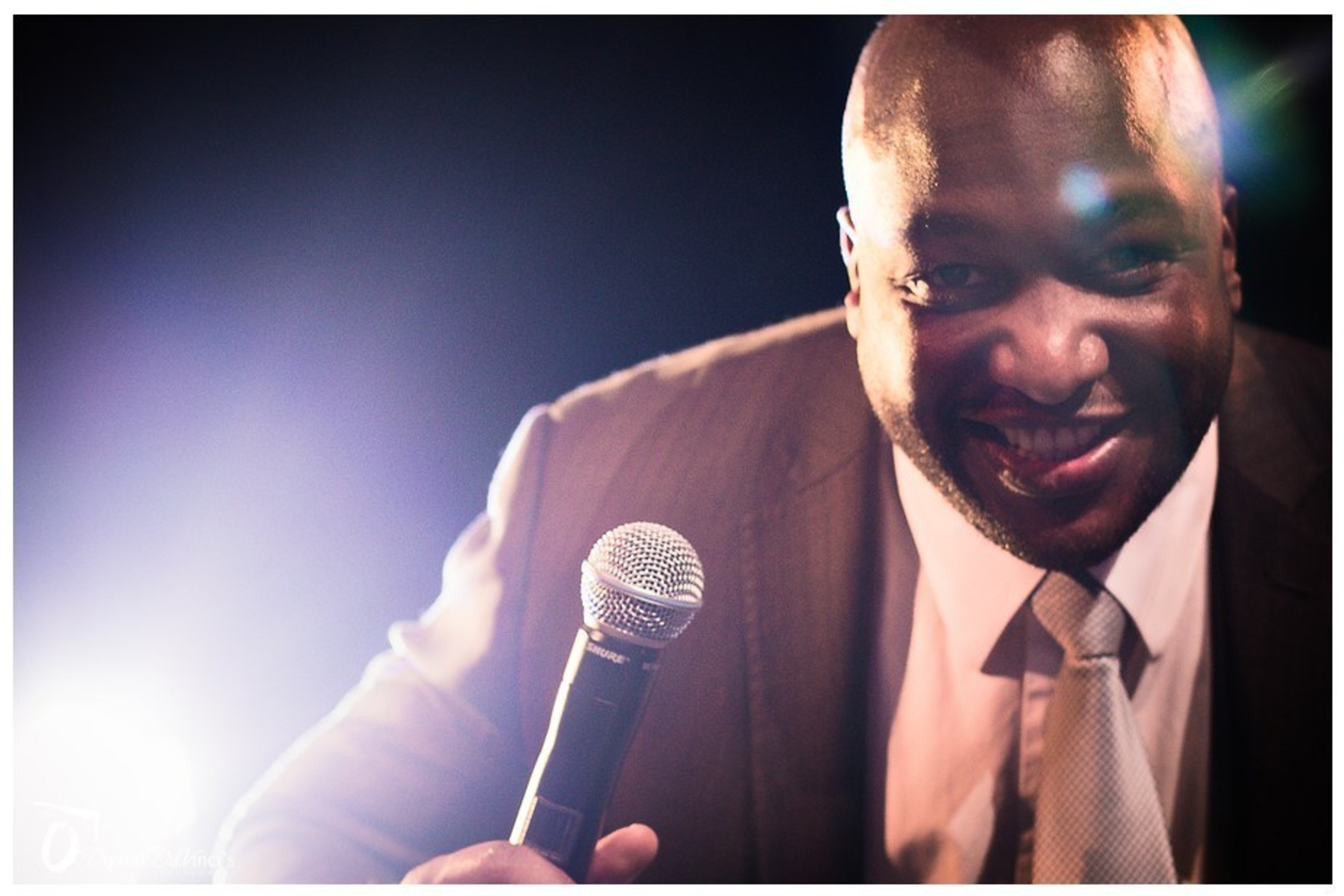 Tanzanian-born comedian Ed Blaze and Friends launch a major U.S. tour on Friday, Feb. 13th and Valentine's Day at the Hilton Boston/Woburn. This performance will benefit the Make-A-Wish Foundation. (PRNewsFoto/Metro Comedy Entertainment)