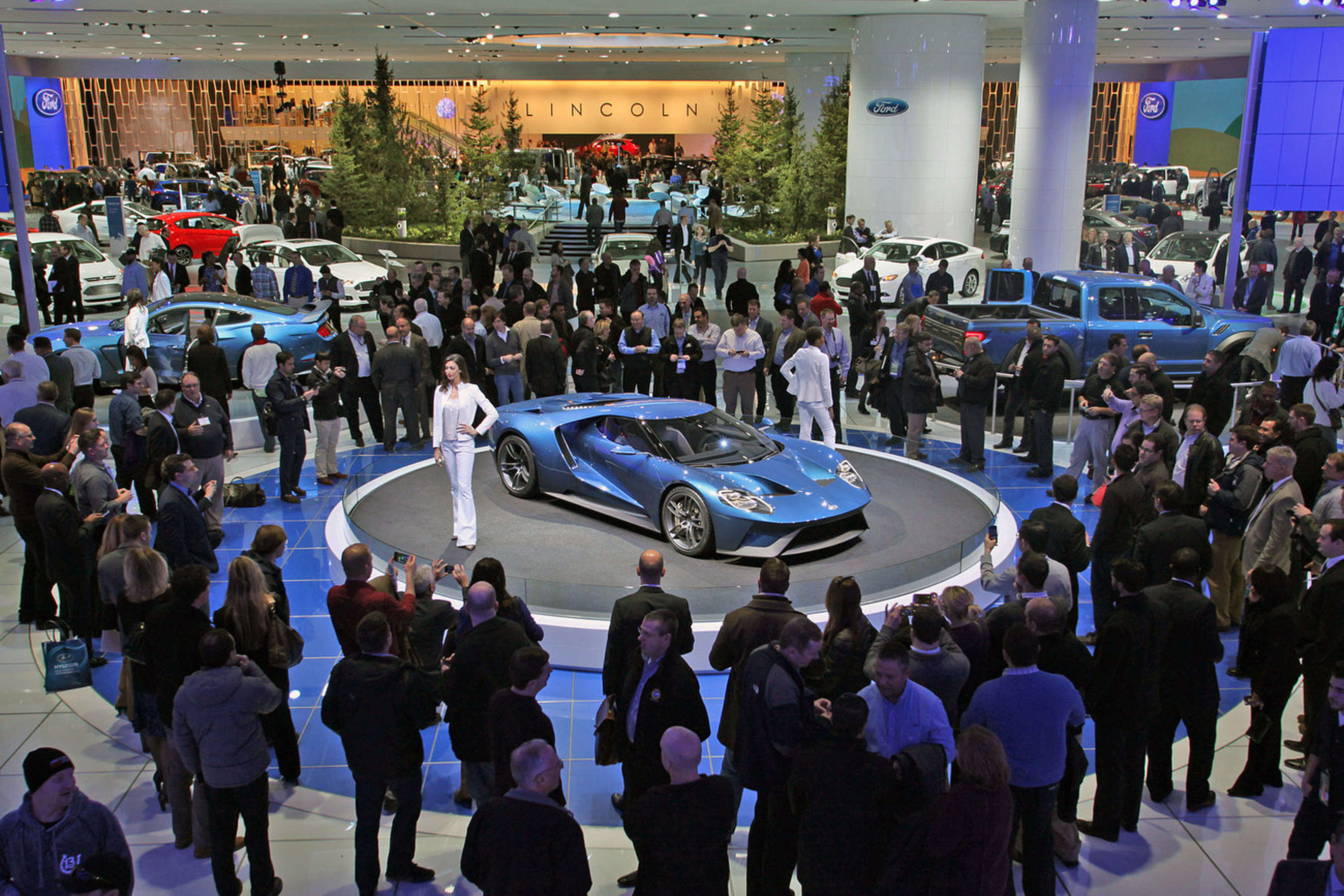 The Ford GT super car was a super star at the 2015 NAIAS, and drew huge crowds of enthusiastic fans throughout the show.