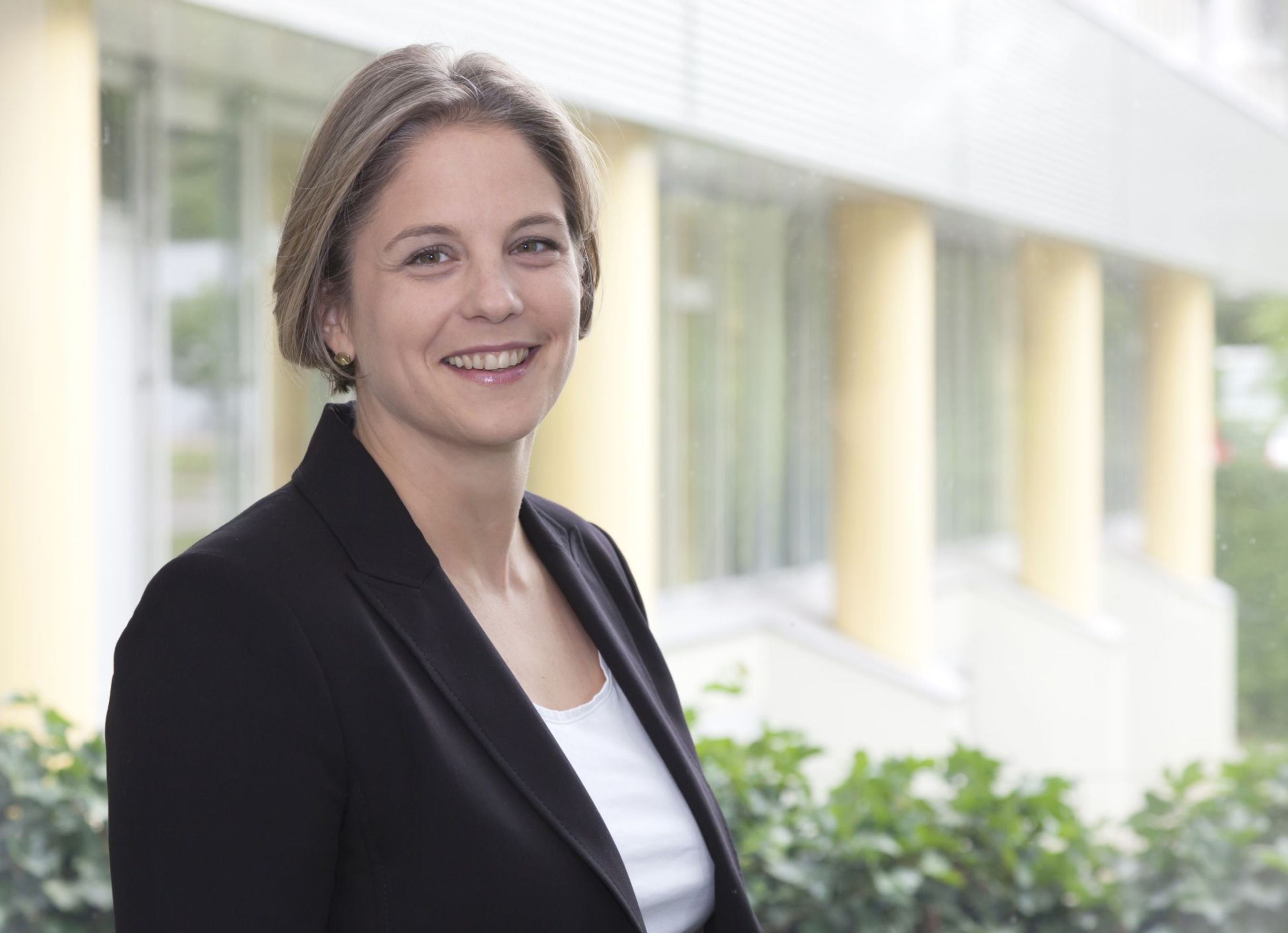 Ulrike Verzetnitsch, Chief Technical Officer, apceth GmbH & Co.KG (PRNewsFoto/apceth)