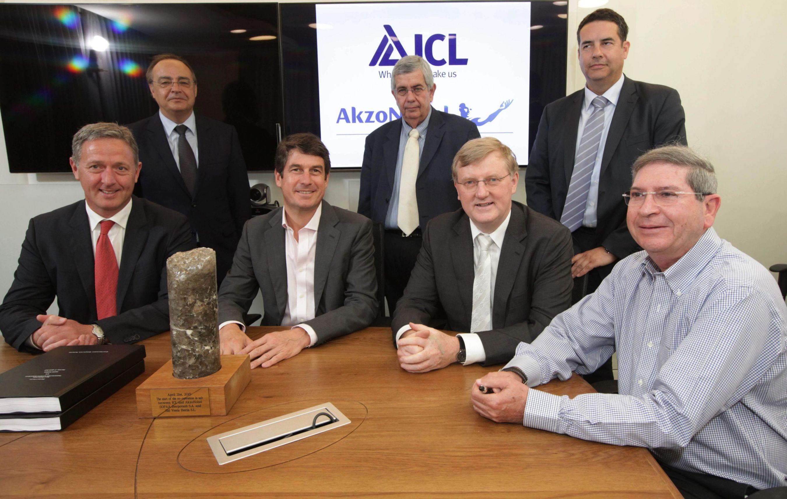 In the photo at the signing of the agreement, from right to left: Standing: Carles Aleman- ICL Iberia Salt Business Unit Director, Isaac Goldstein -ICL SVP Marketing & Sales Europe, Jose Antonio Martinez Alamo - Chairman of ICL Europe & Executive President of ICL Iberia. Sitting: Nissim Adar- ICL Fertilizers CEO, Knut Schwalenberg- Akzo Nobel President, Stefan Borgas, CEO, ICL, Nils C. Van der Plas - Executive Vice President & General Manager Salt & DME Akzo Nobel. (PRNewsFoto/ICL)