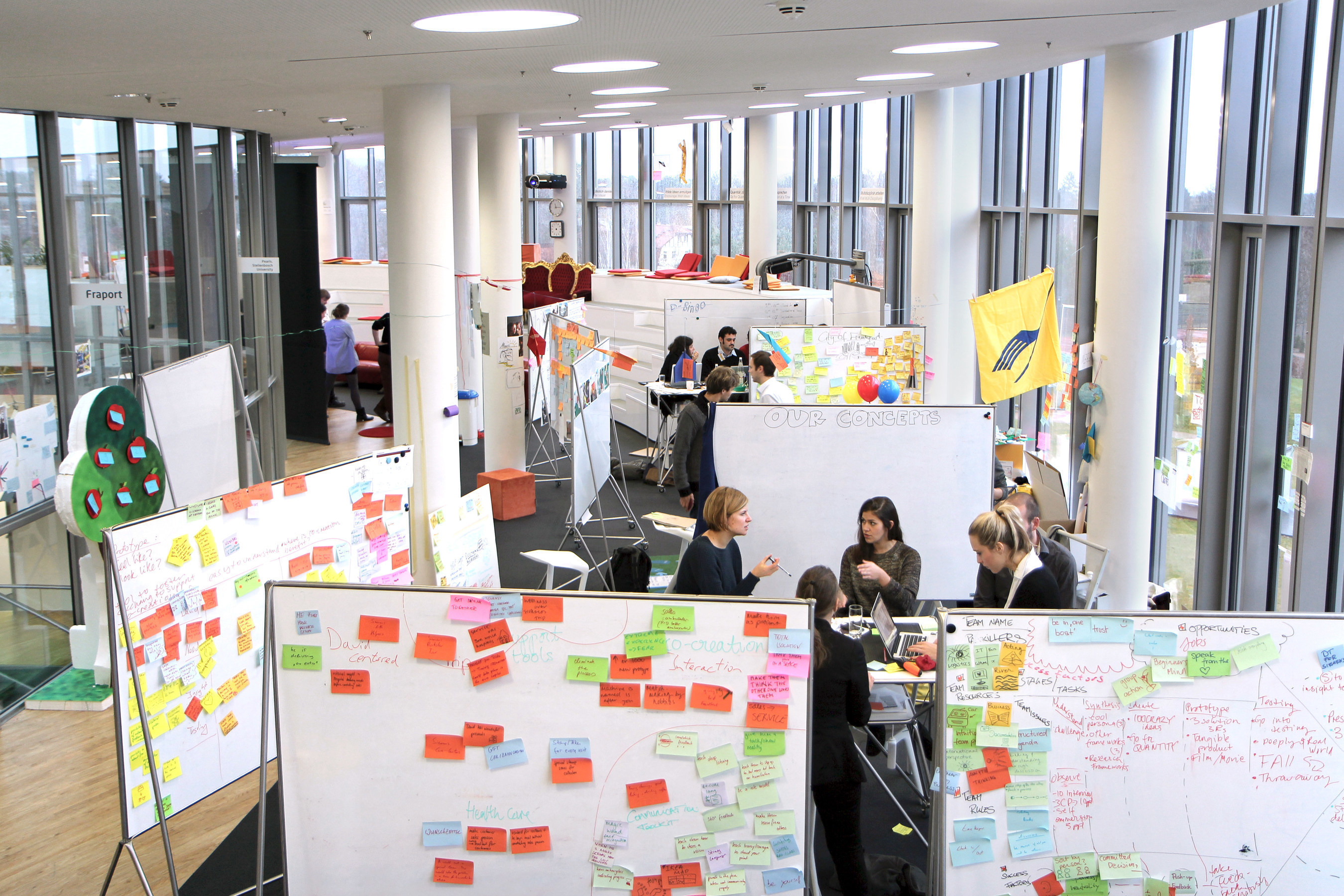 In Palo Alto and Potsdam (Germany), Design Thinking is not only a research subject but also being taught to both students and professionals. The scene above depicts a typical workspace at the HPI School of Design Thinking in Potsdam. Use free of charge with reference "Hasso Plattner Institute". Design Thinking, Innovation, Hasso Plattner, Research, Creativity, Teamwork, Collaboration, Business, Professionals, Companies, Enterprise (PRNewsFoto/HPI Hasso Plattner Institute) (PRNewsFoto/HPI Hasso Plattner Institute)