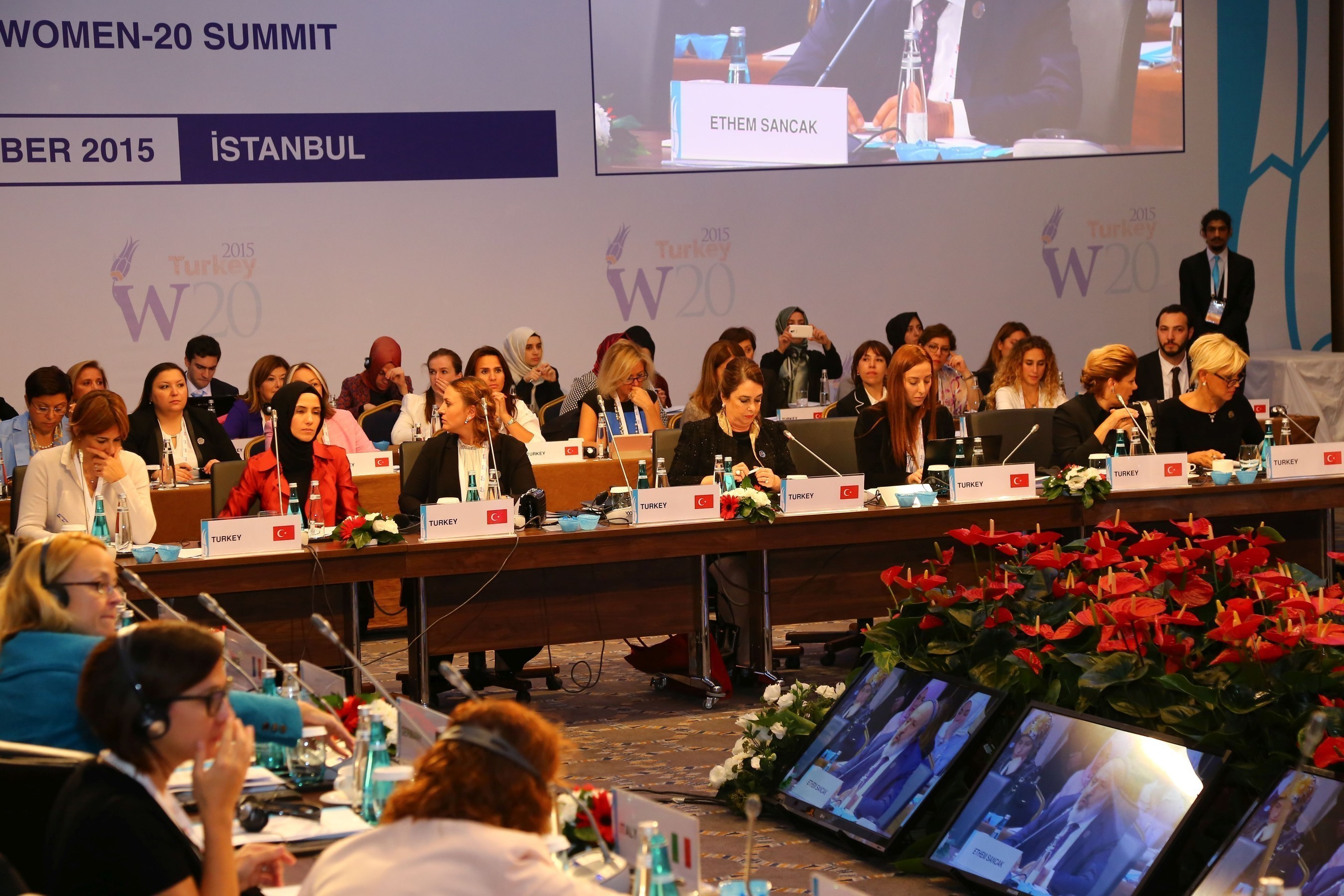 W20's mandate is to advance recent G20 commitments on: women's full economic and social participation (Los Cabos LeadersÃ¢â‚¬Å¸ Declaration, 2012); enhance women's financial inclusion and education (St Petersburg LeadersÃ¢â‚¬Å¸ Declaration, 2013); and reduce the gap in participation rates between men and women in our countries by 25 per cent by 2025 (Brisbane LeadersÃ¢â‚¬Å¸ Declaration, 2014). Additional areas of W20's focus identified include promoting women's entrepreneurship, women's leadership in business and the public sector, and healthcare. (PRNewsFoto/G20 Turkish Presidency) (PRNewsFoto/G20 Turkish Presidency)