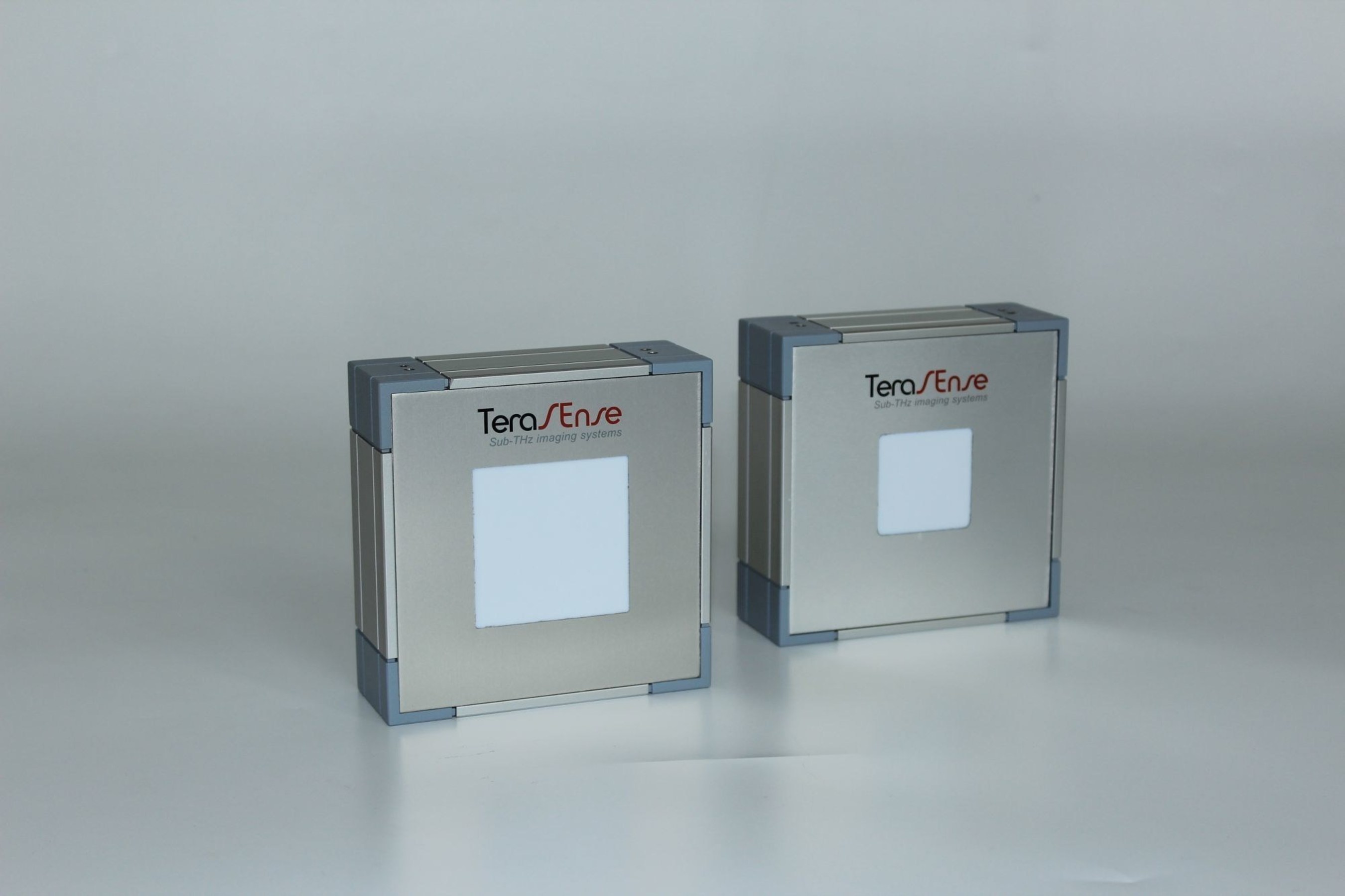 TERA-1024(32x32) and TERA-256(16x16) Terahertz Imaging Cameras (PRNewsFoto/Terasense Group Inc) (PRNewsFoto/Terasense Group Inc)