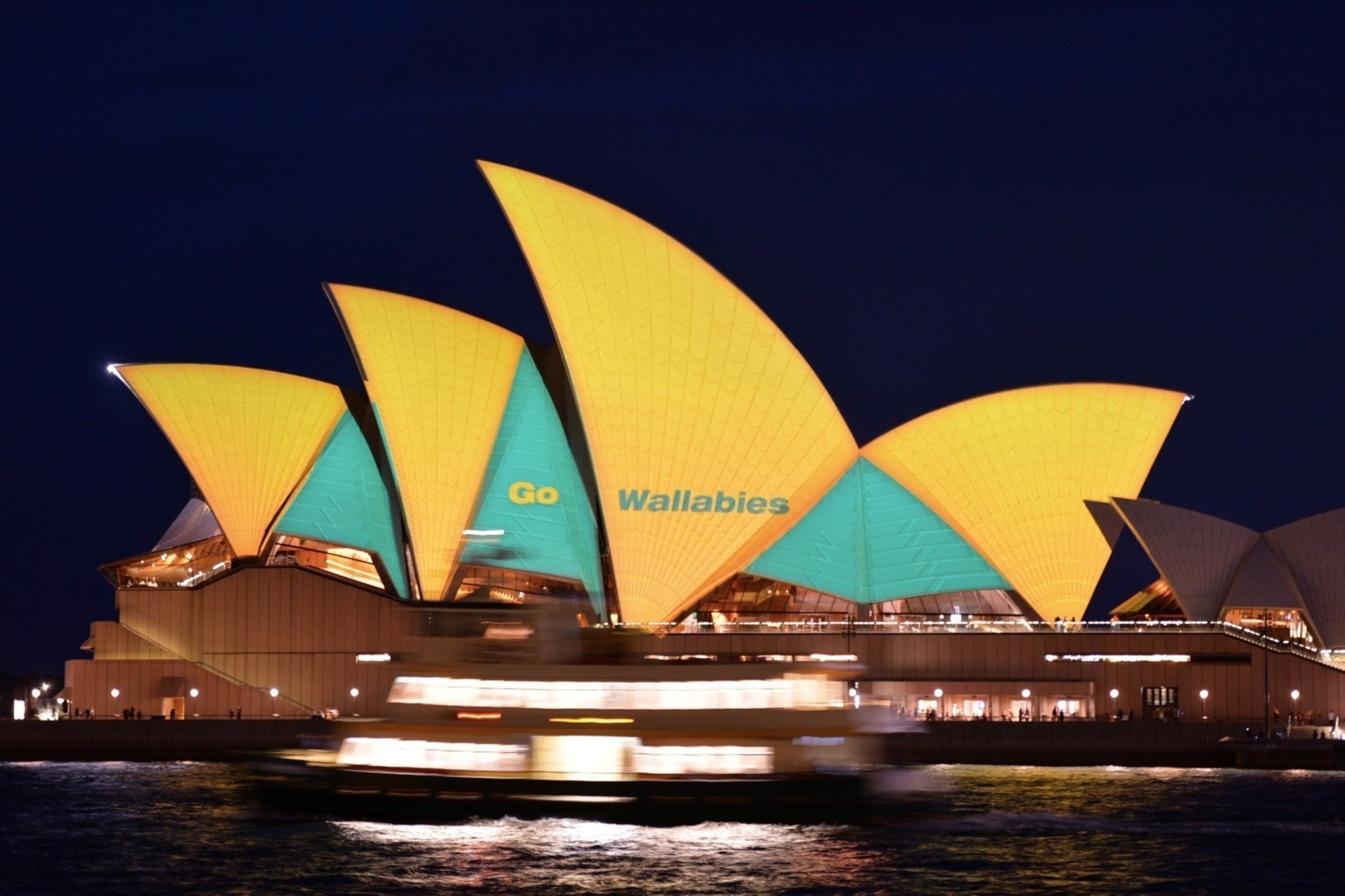 Sydney cheers on the Wallabies_Sydney Opera House_Destination NSW James Morgan (2)