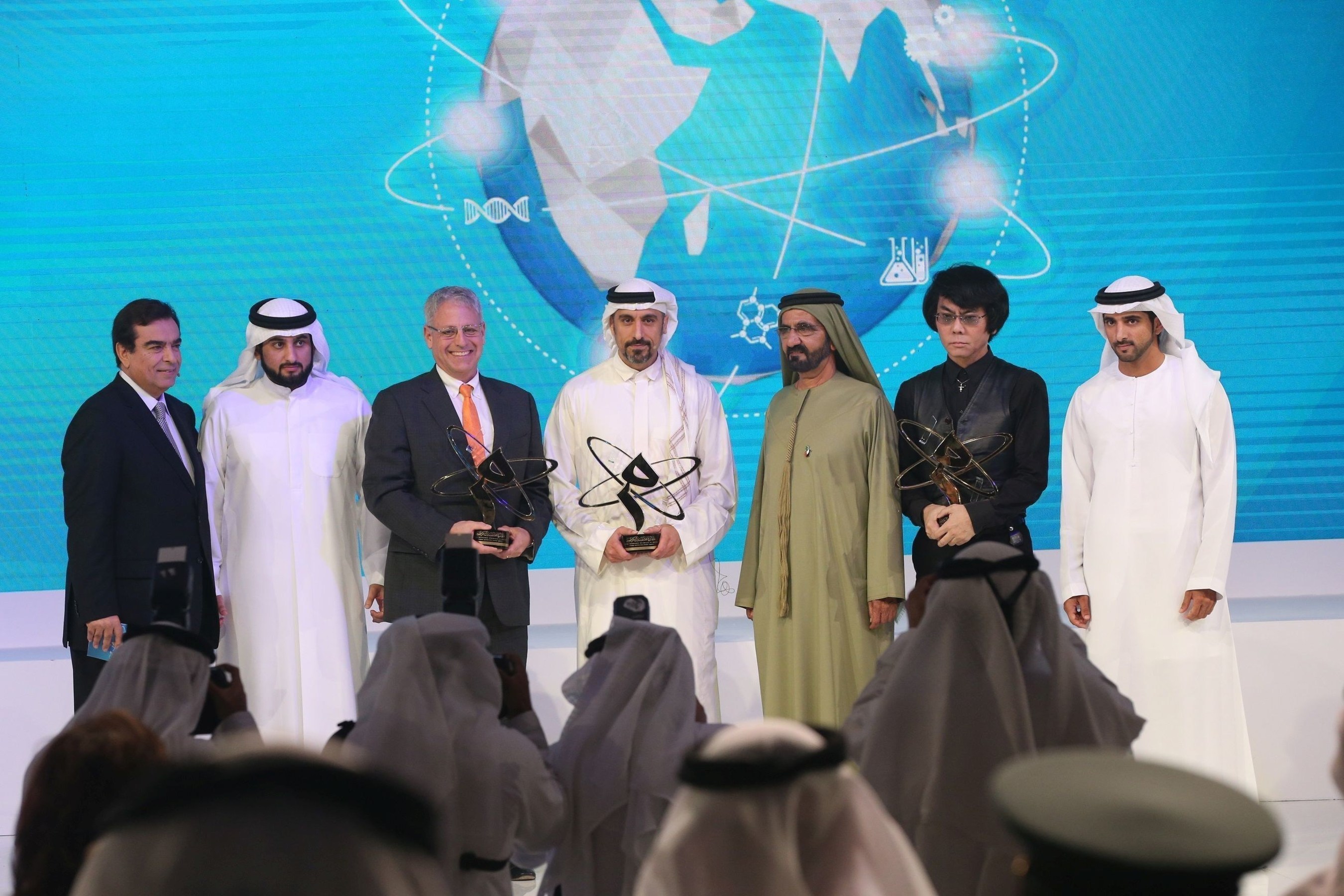 Dubai ruler with the winners. (PRNewsFoto/Mohammed Bin Rashid Al Maktoum) (PRNewsFoto/Mohammed Bin Rashid Al Maktoum)