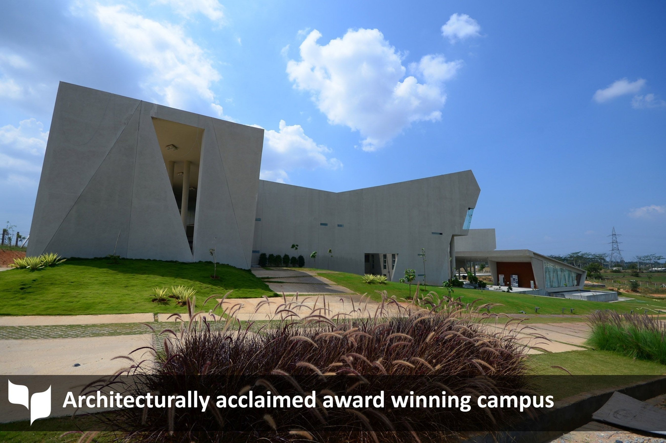 Architecturally acclaimed award winning campus (PRNewsFoto/MYRA School of Business)
