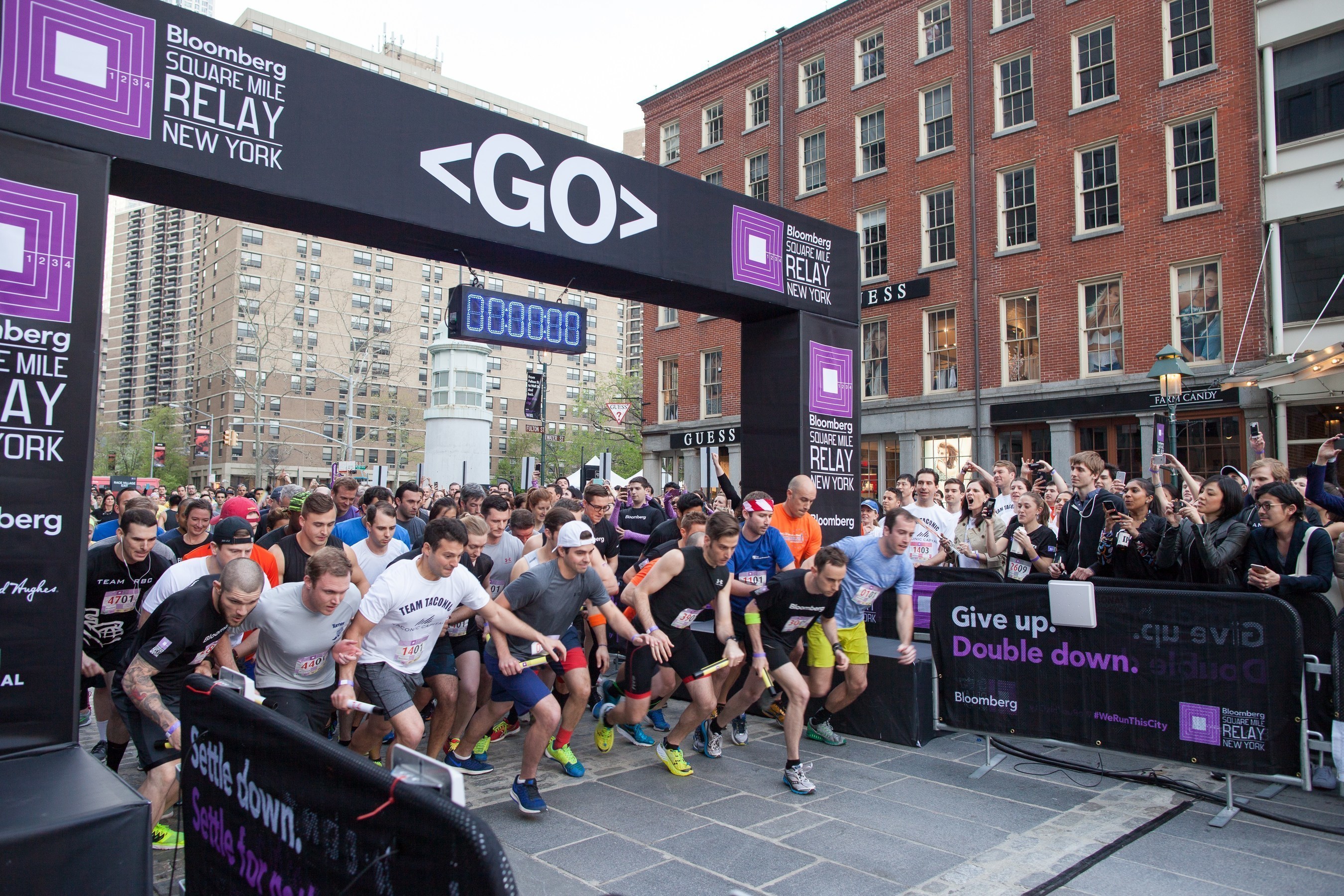 Team From Wells Fargo Wins New York's First Bloomberg Square Mile Relay (PRNewsFoto/Bloomberg)