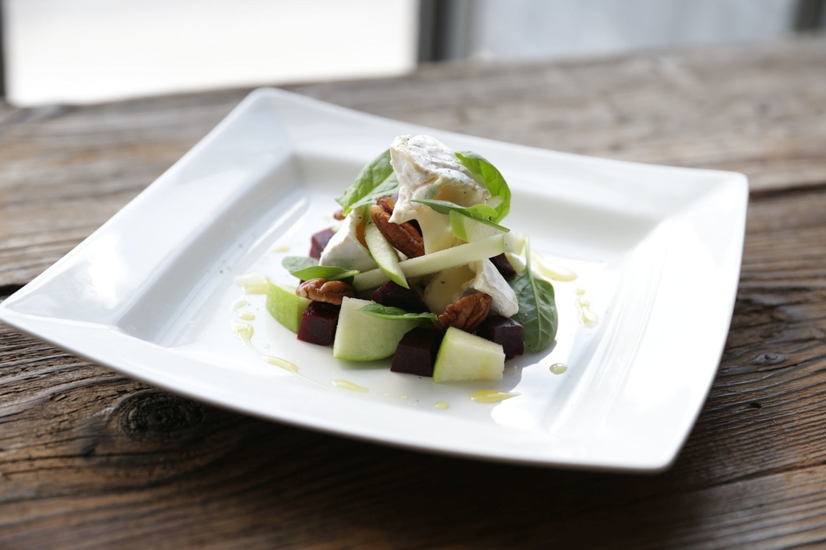 Le Rustique Camembert, Green Apple & Spiced Pecan Salad (PRNewsFoto/Le Rustique)