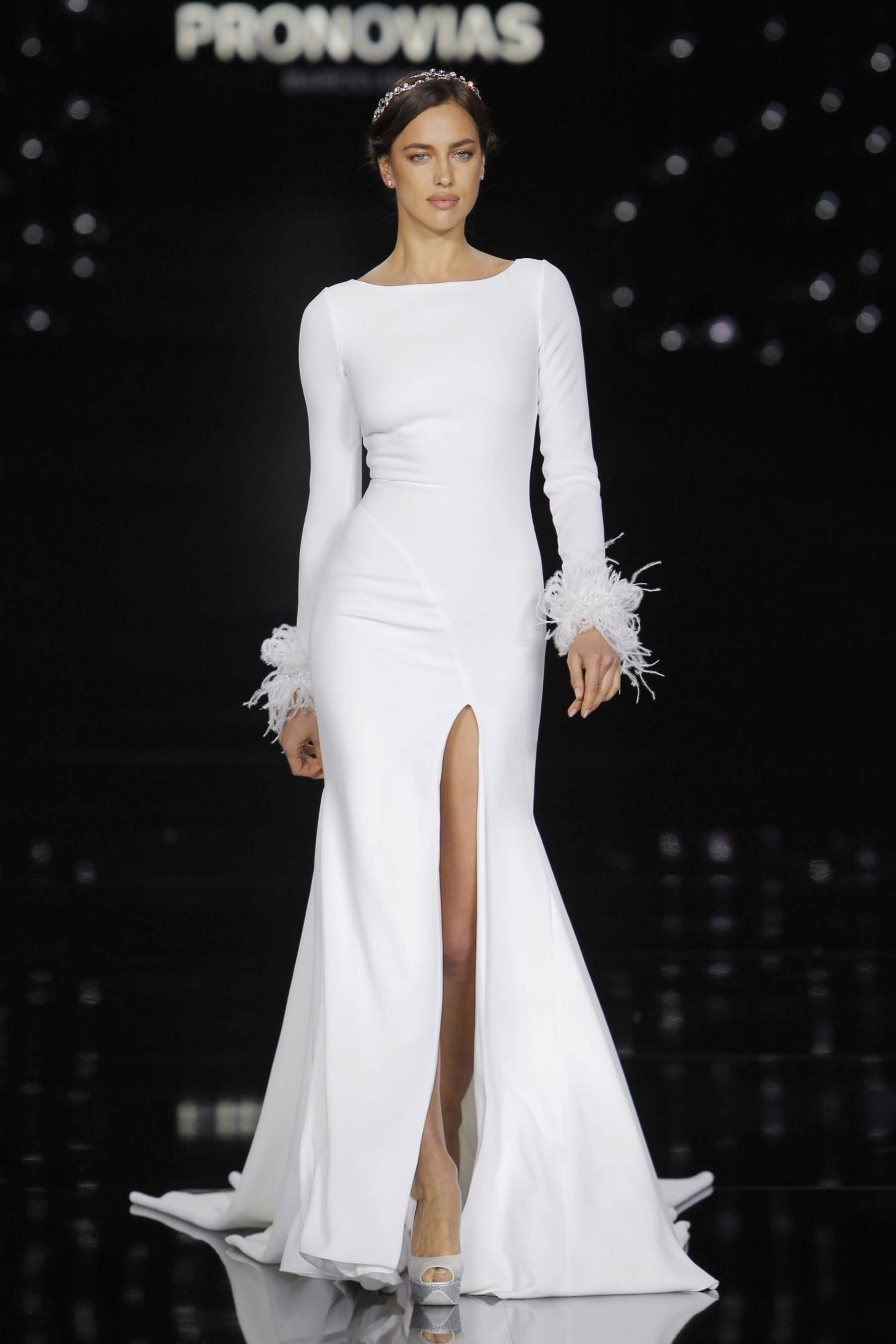 Irina Shayk in Nuria dress - Pronovias Fashion Show. (PRNewsFoto/PRONOVIAS)