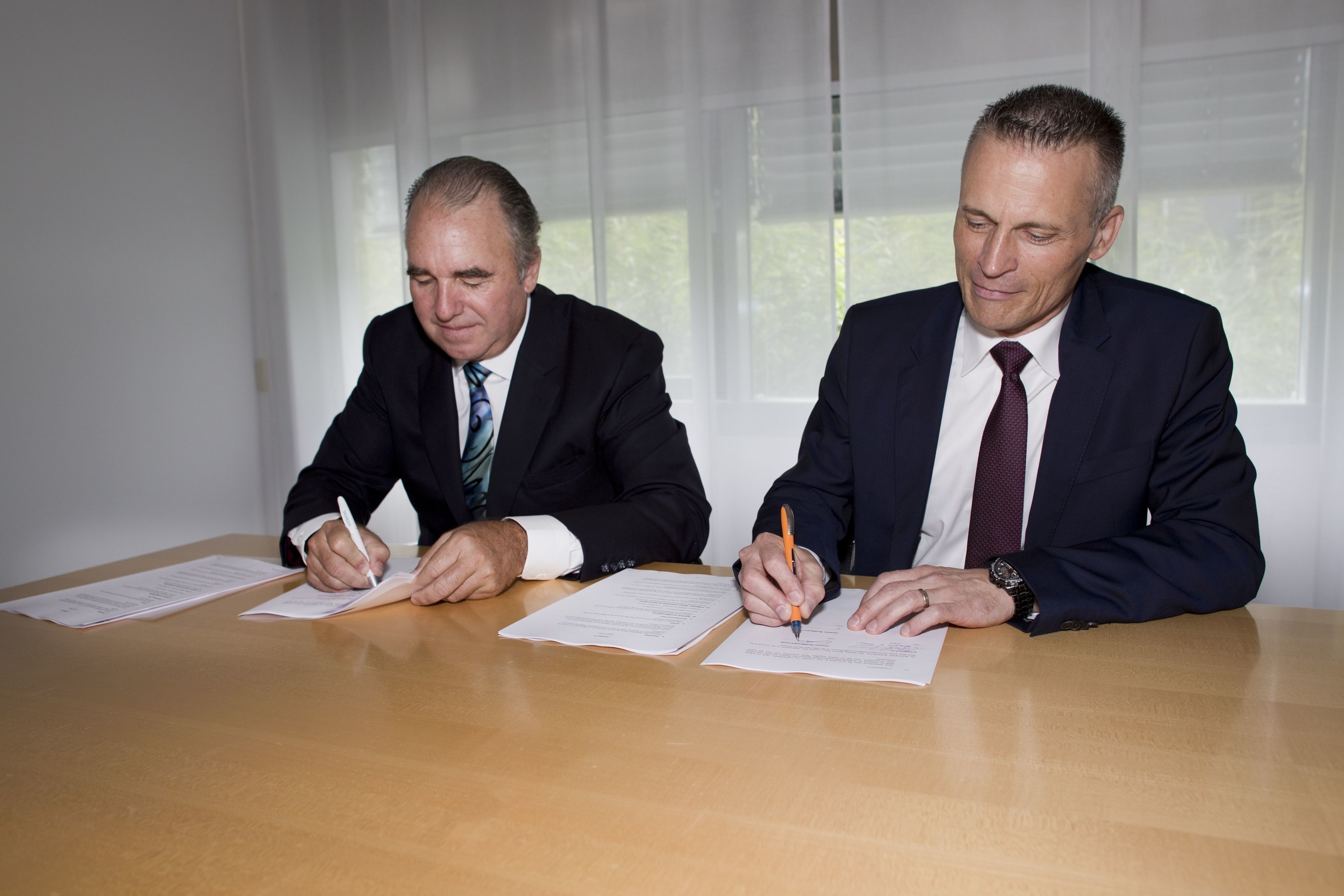 SIEMENS and INSIGHTEC sign agreement to expand access to Exablate Neuro technology.