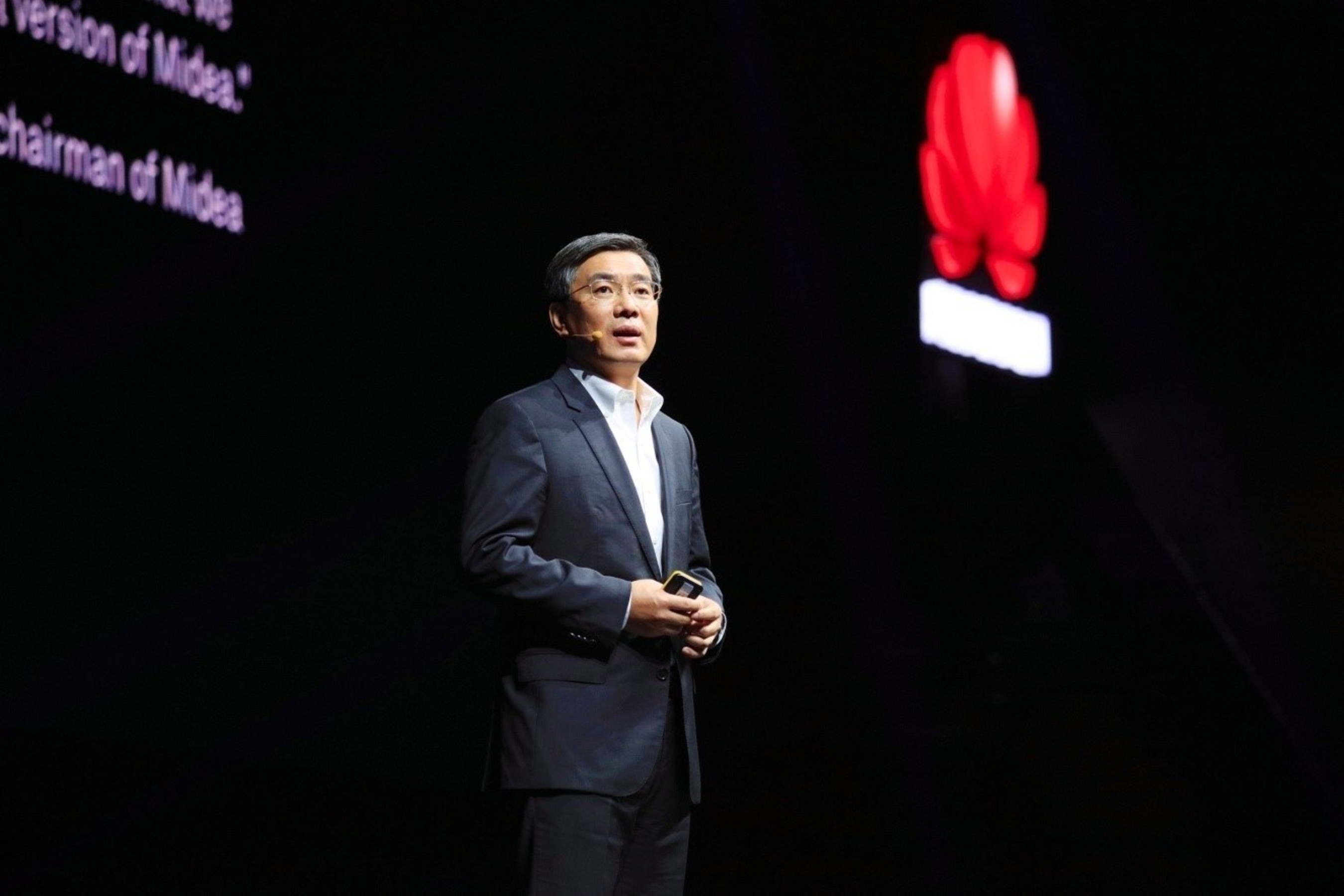 Yan Lida, president of Huawei Enterprise BG, delivers a keynote speech titled "Reinventing Business with Industry Clouds"
