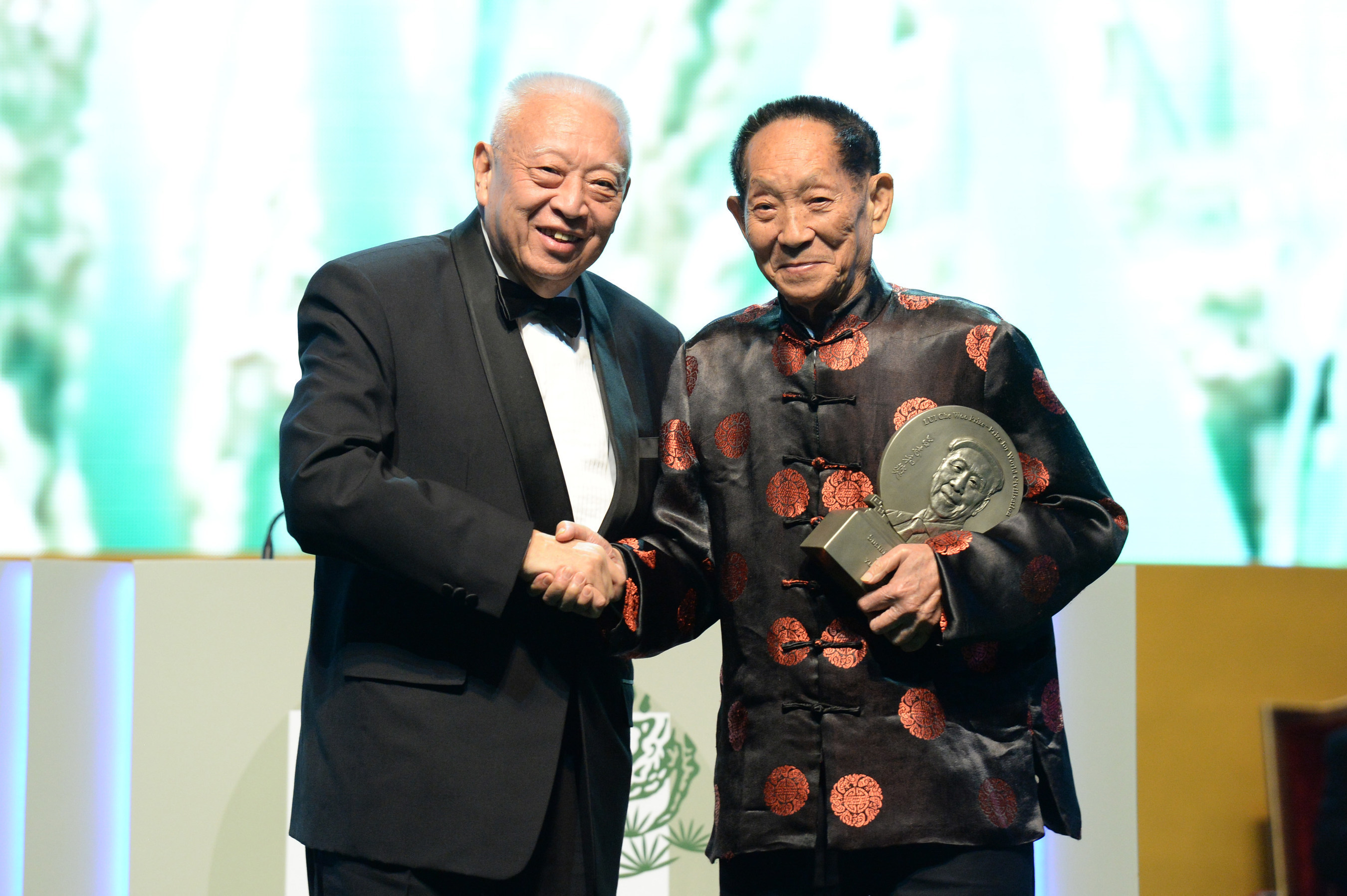 Prof. Yuan Longping, Sustainability Prize Laureate of LUI Che Woo Prize – Prize for World Civilisation 2016.