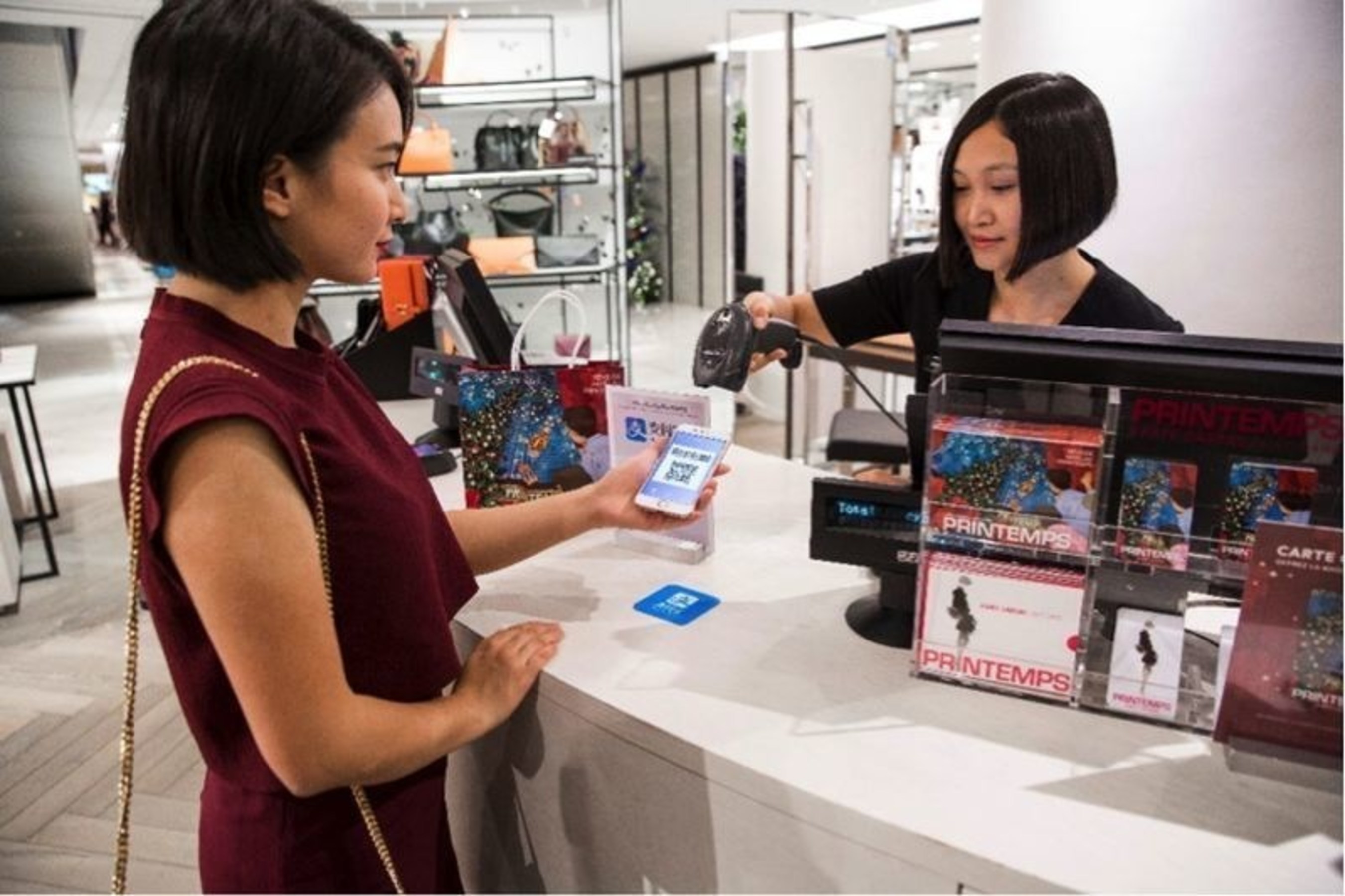 Printemps partners with Wirecard and becomes the first department store in France to accept payments via Alipay. Photographer Paul Blind (PRNewsFoto/Wirecard AG)